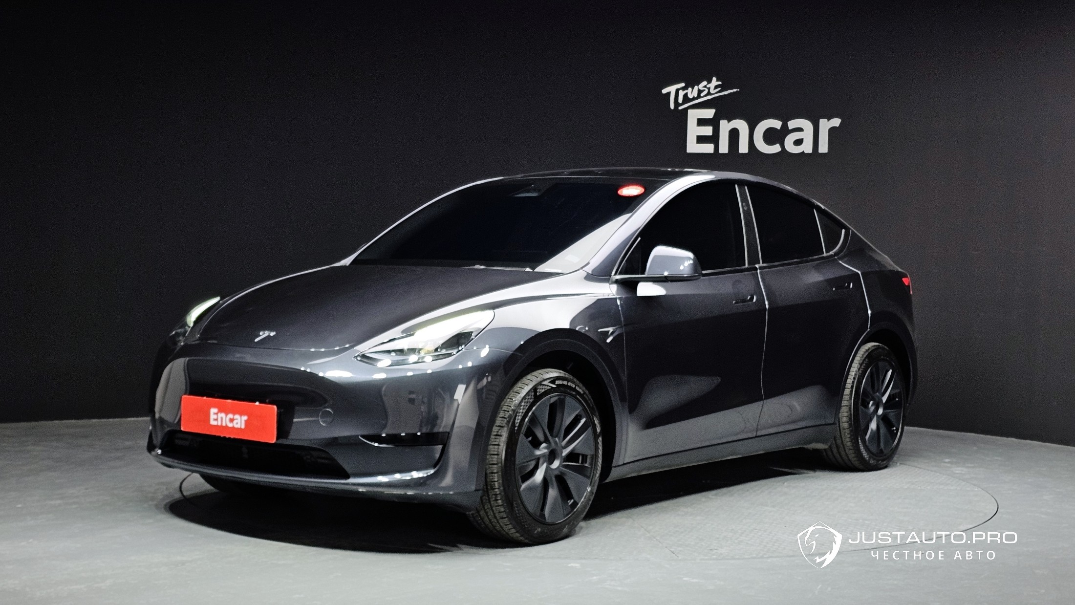 Автомобиль Tesla Model Y