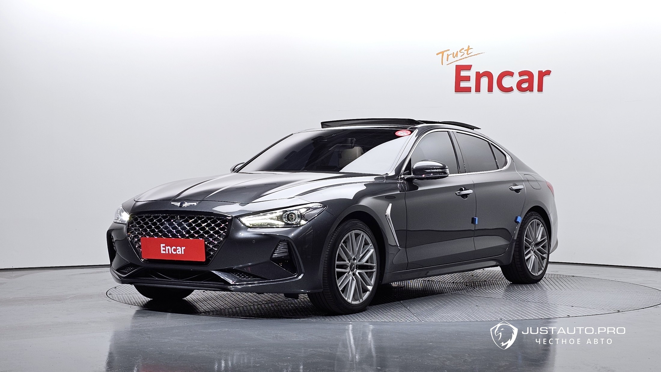 Автомобиль Genesis G70