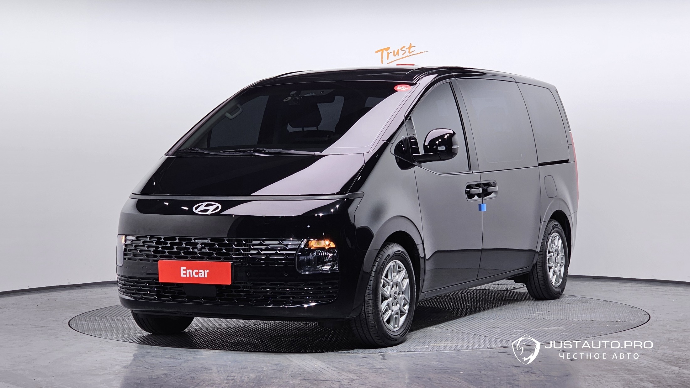 Автомобиль Hyundai Staria