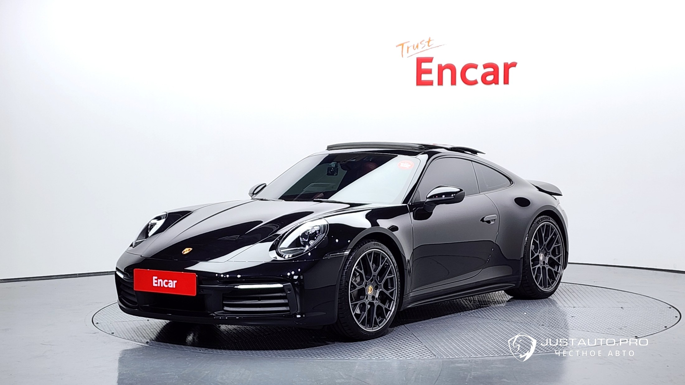 Автомобиль Porsche 911