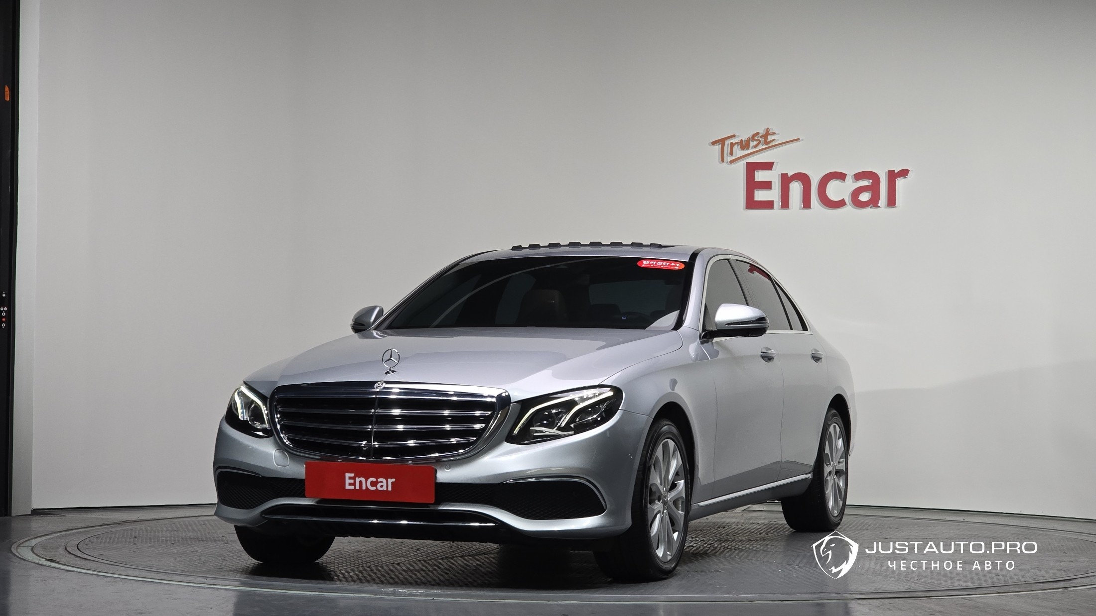 Автомобиль Mercedes-Benz E-Class