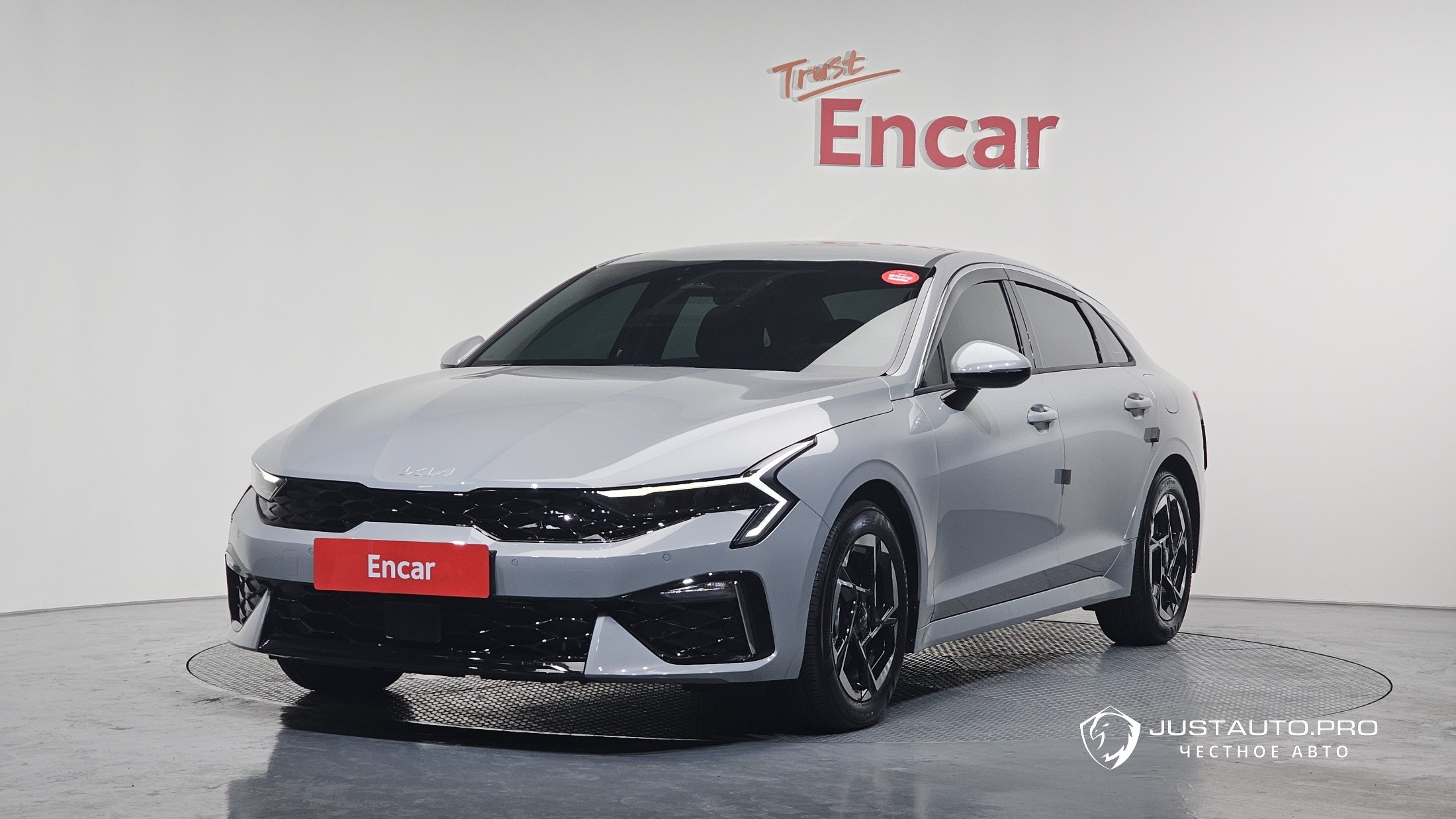 Автомобиль Kia K5