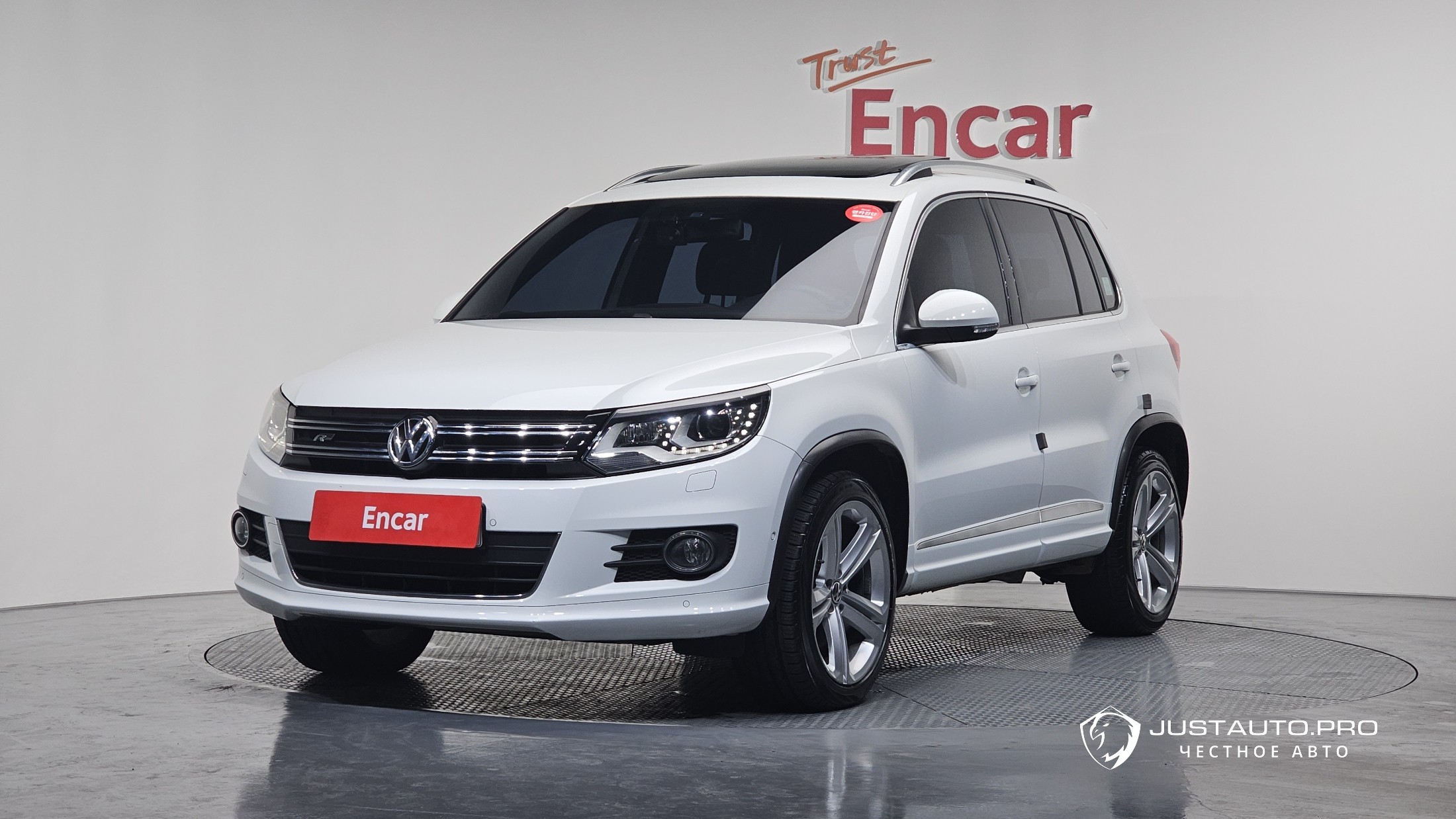 Автомобиль Volkswagen Tiguan