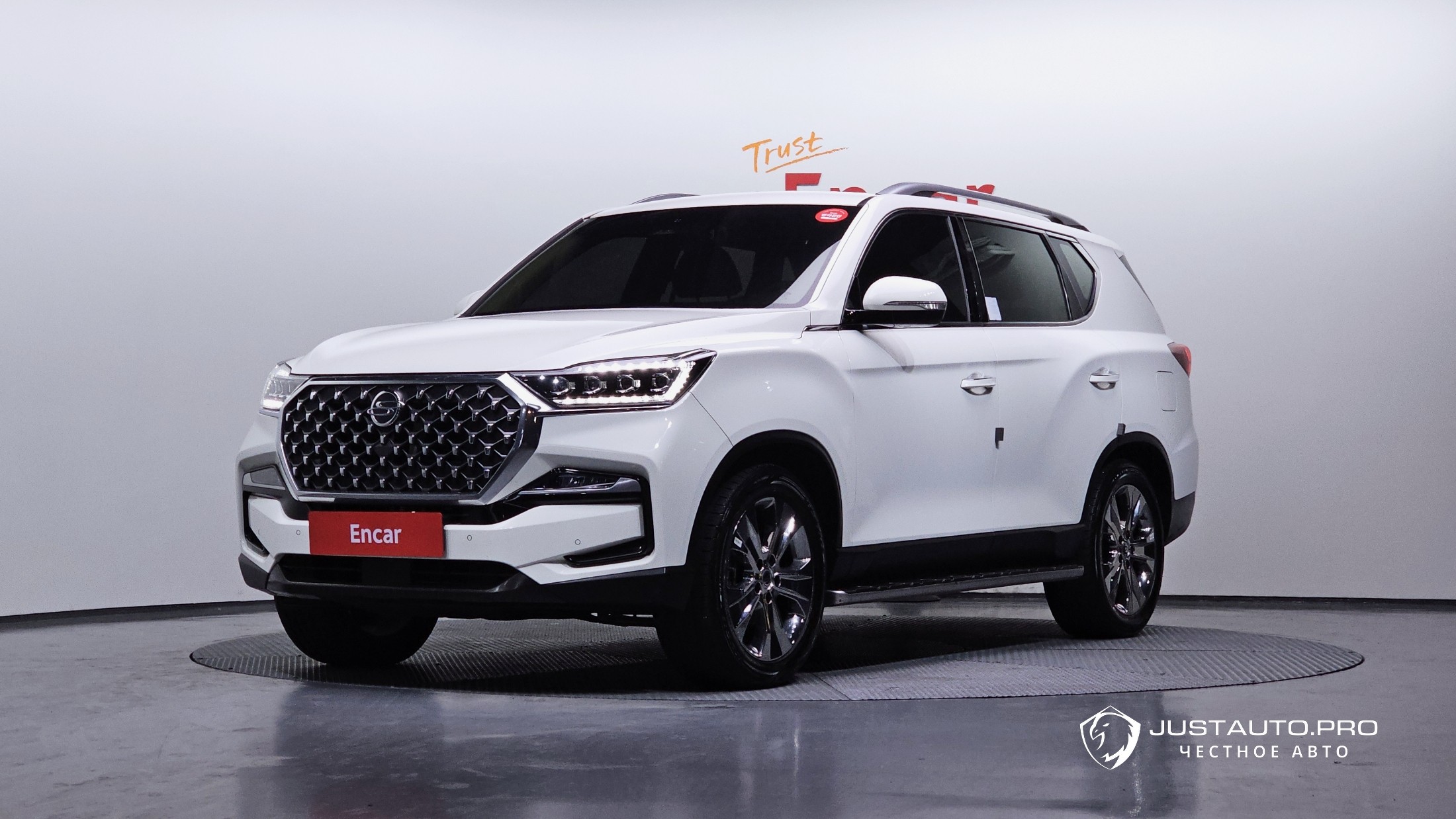 Автомобиль KG_Mobility_Ssangyong Rexton