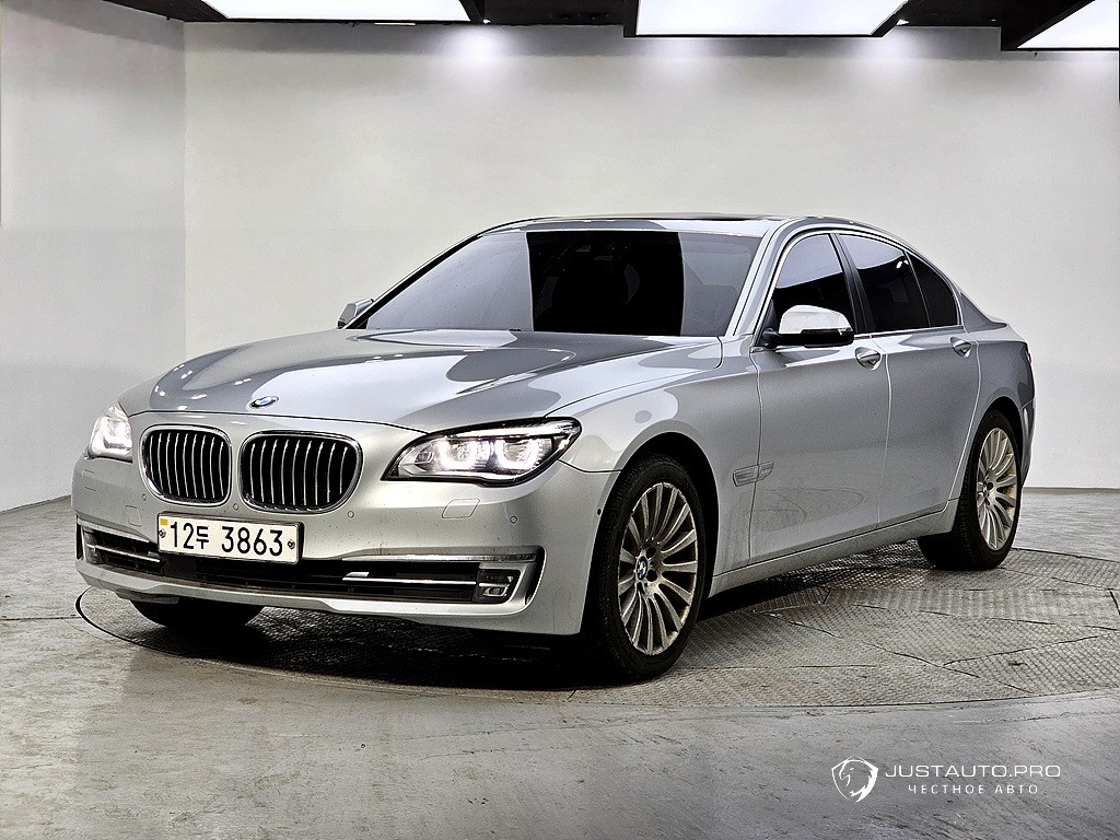 Автомобиль BMW 7-Series