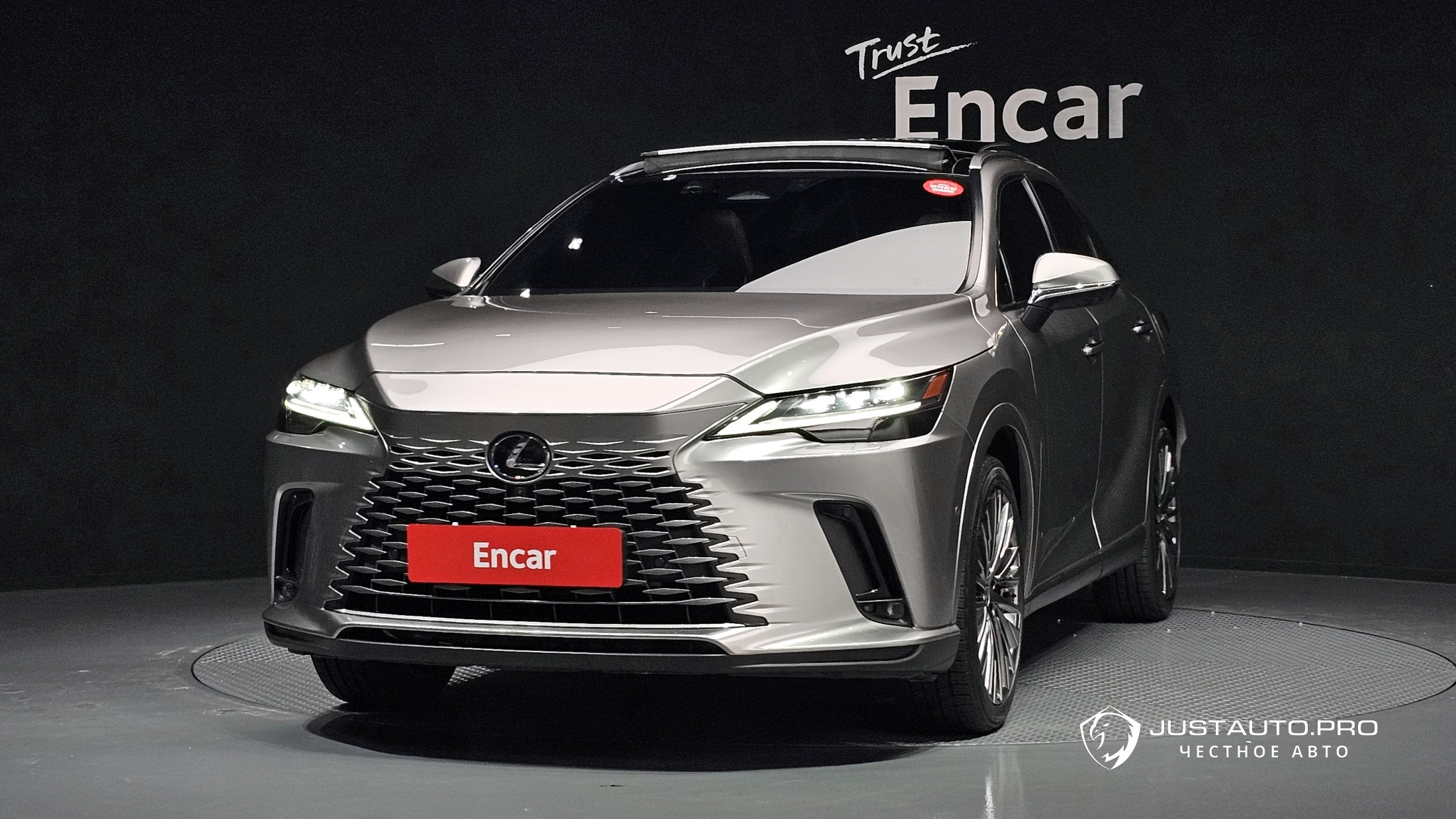 Автомобиль Lexus RX