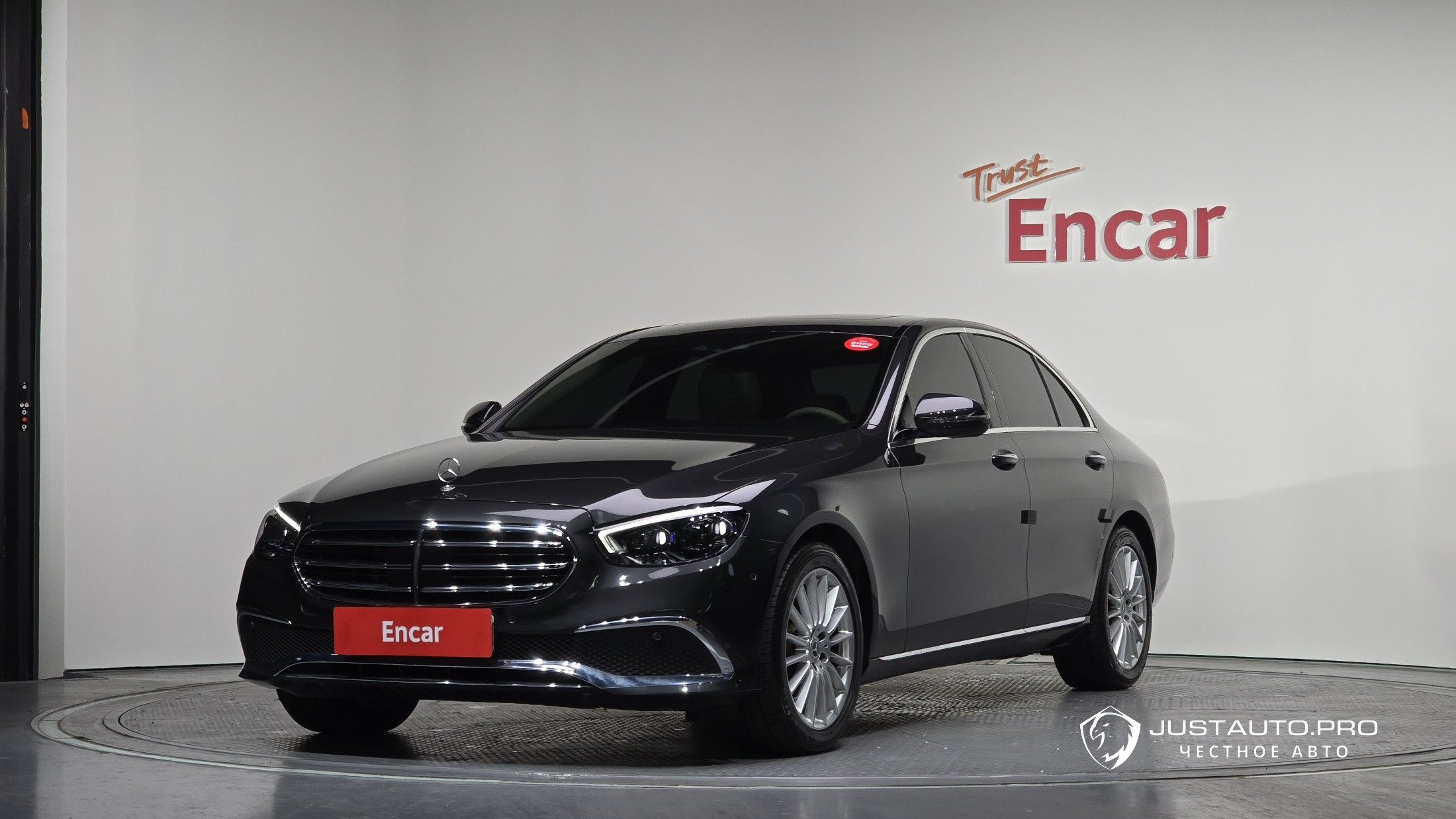 Автомобиль Mercedes-Benz E-Class