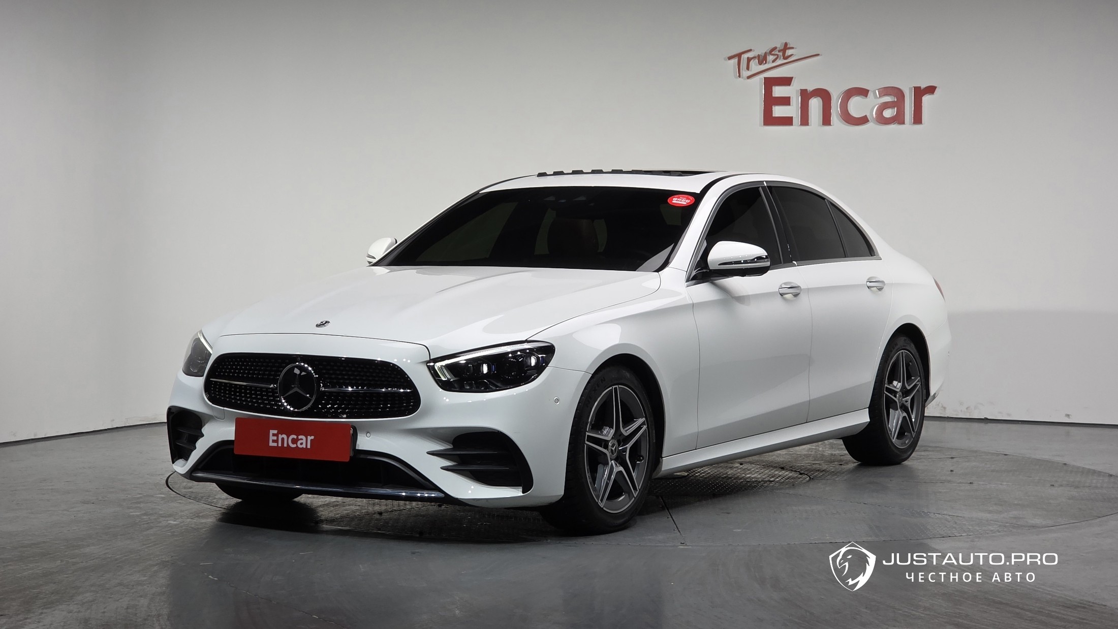 Автомобиль Mercedes-Benz E-Class