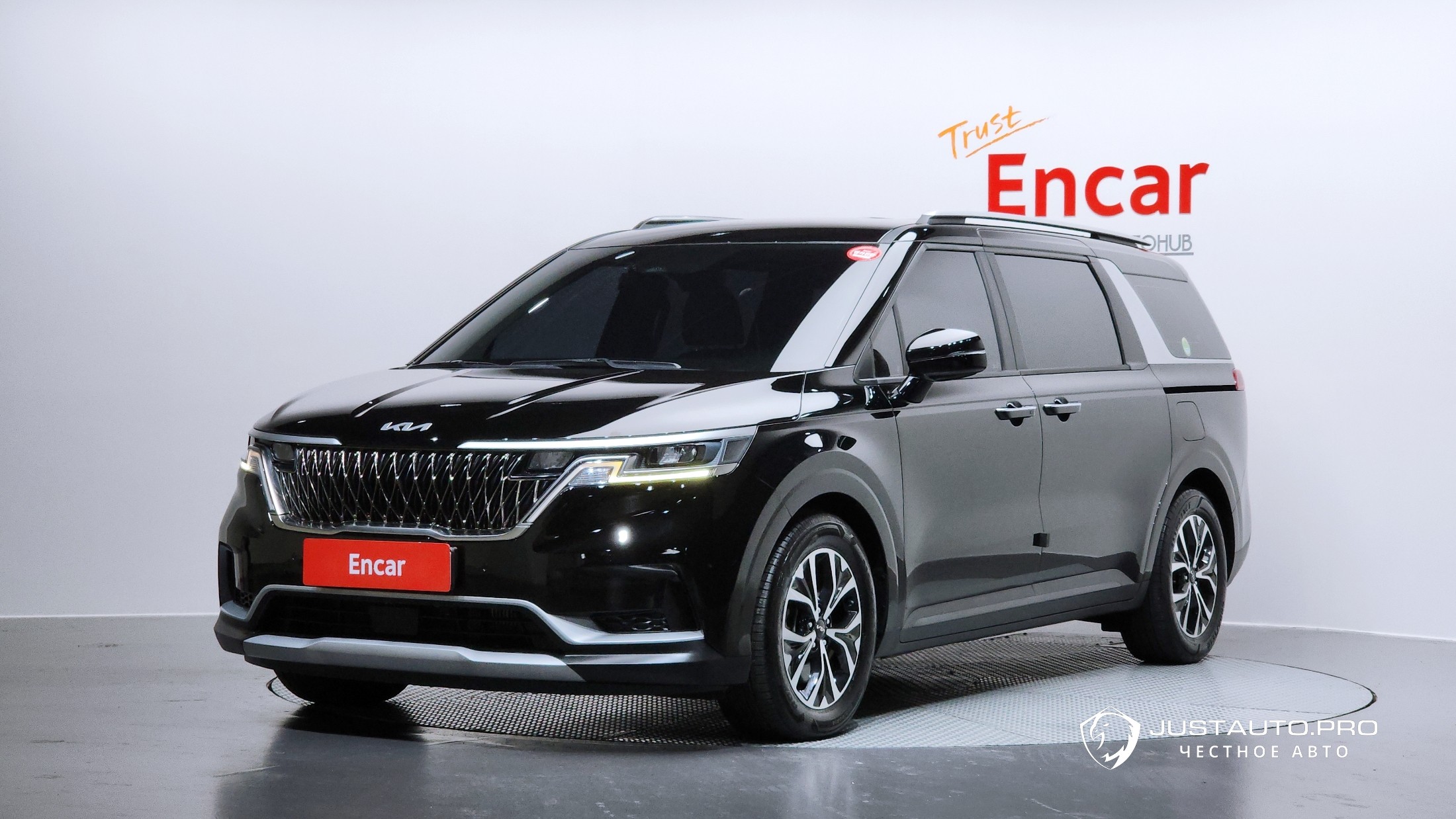 Автомобиль Kia Canival