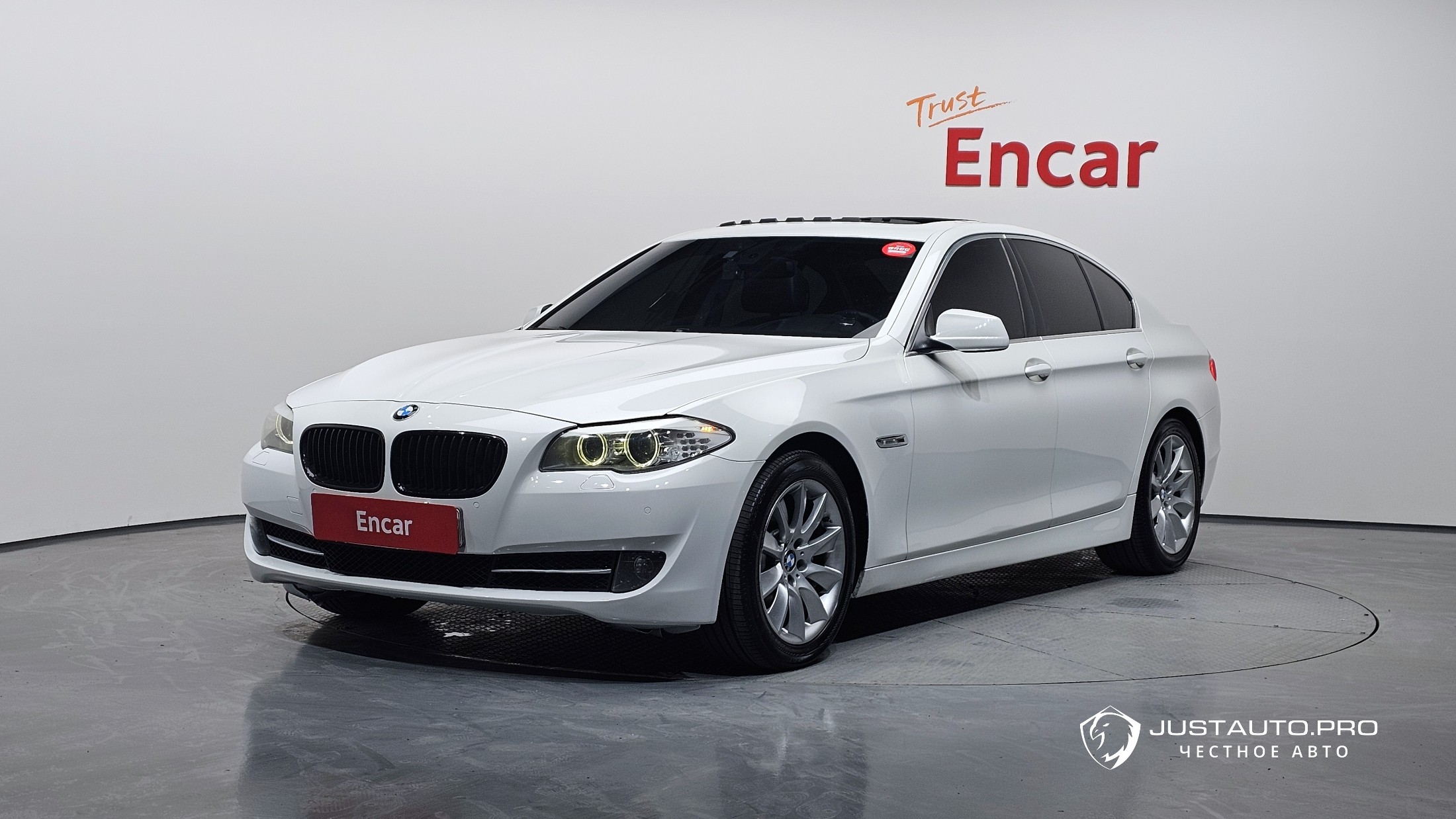 Автомобиль BMW 5-Series