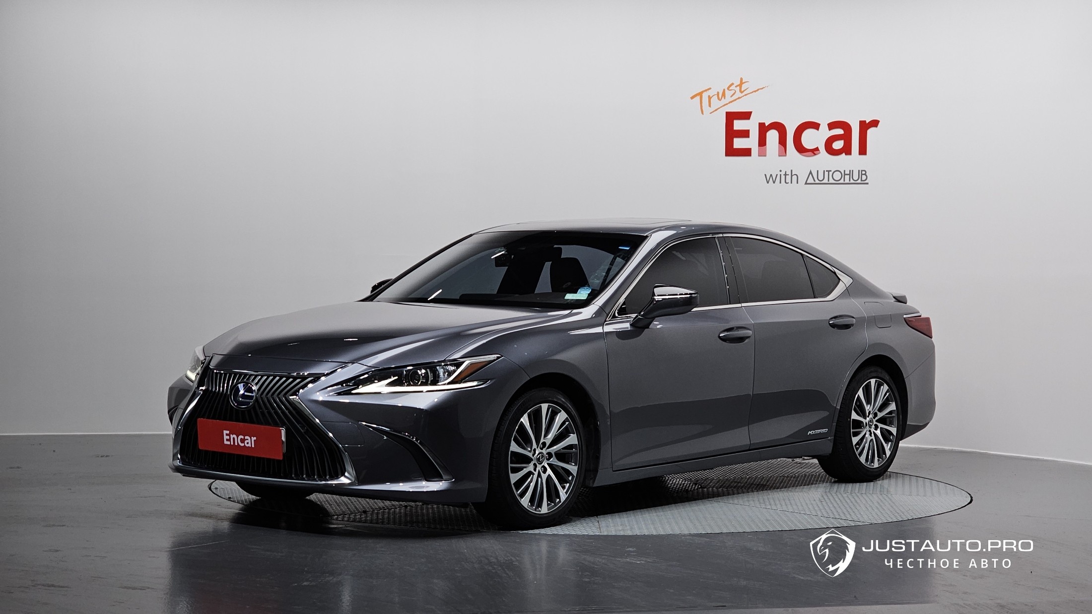 Автомобиль Lexus ES