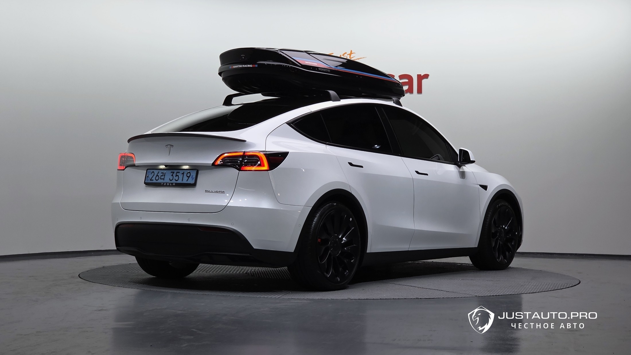 Автомобиль Tesla Model Y