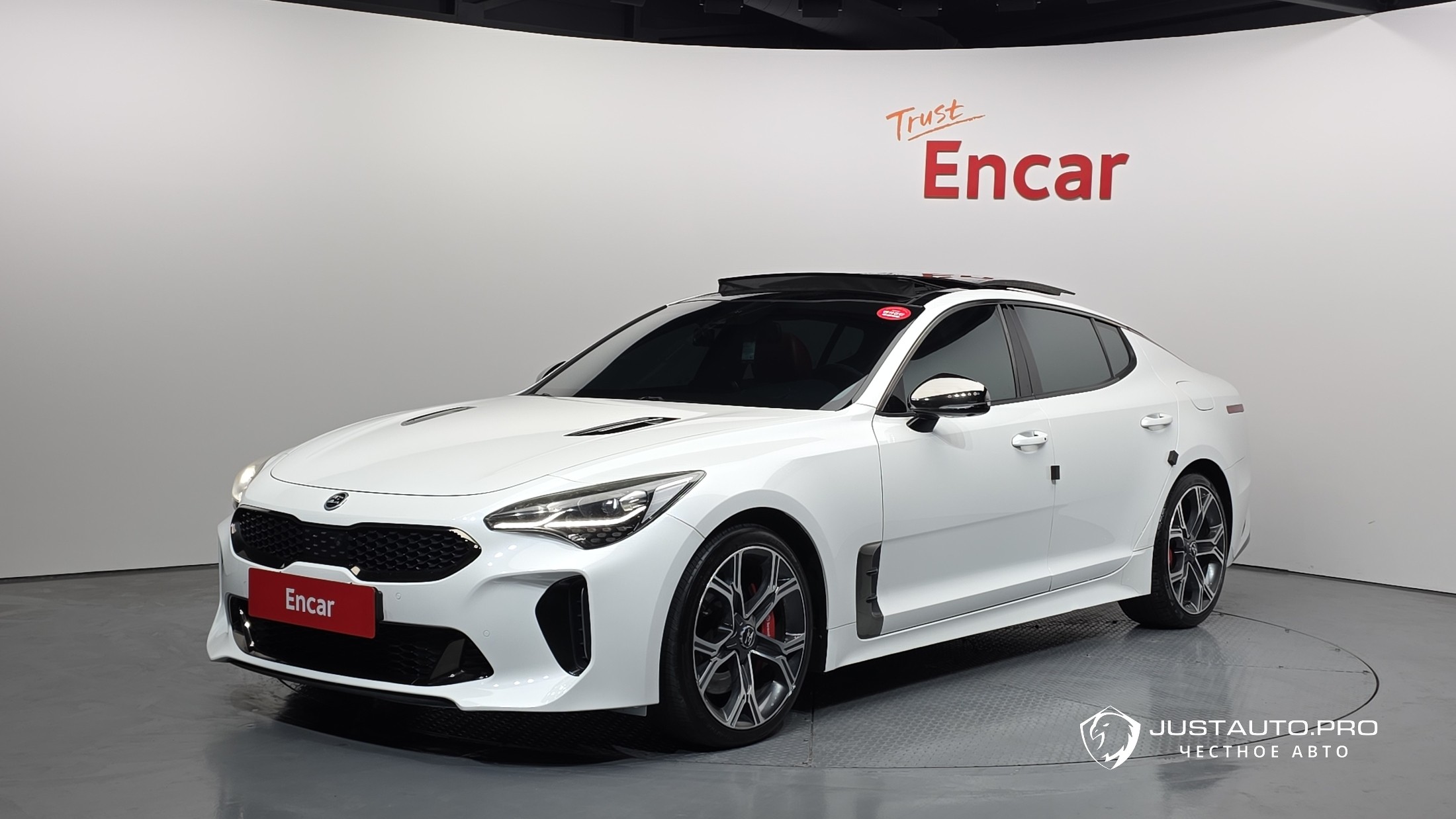 Автомобиль Kia Stinger