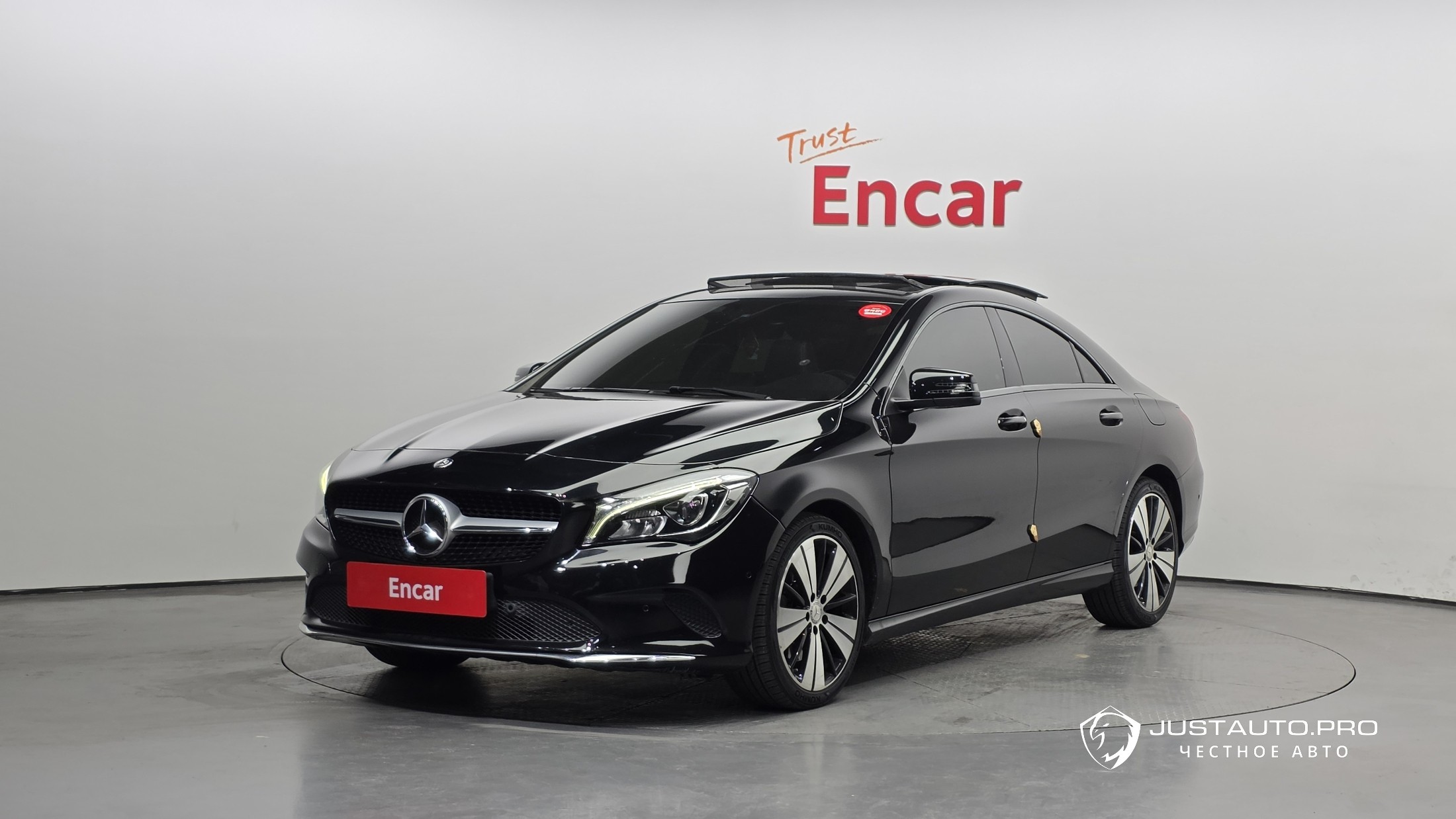 Автомобиль Mercedes-Benz CLA-Class