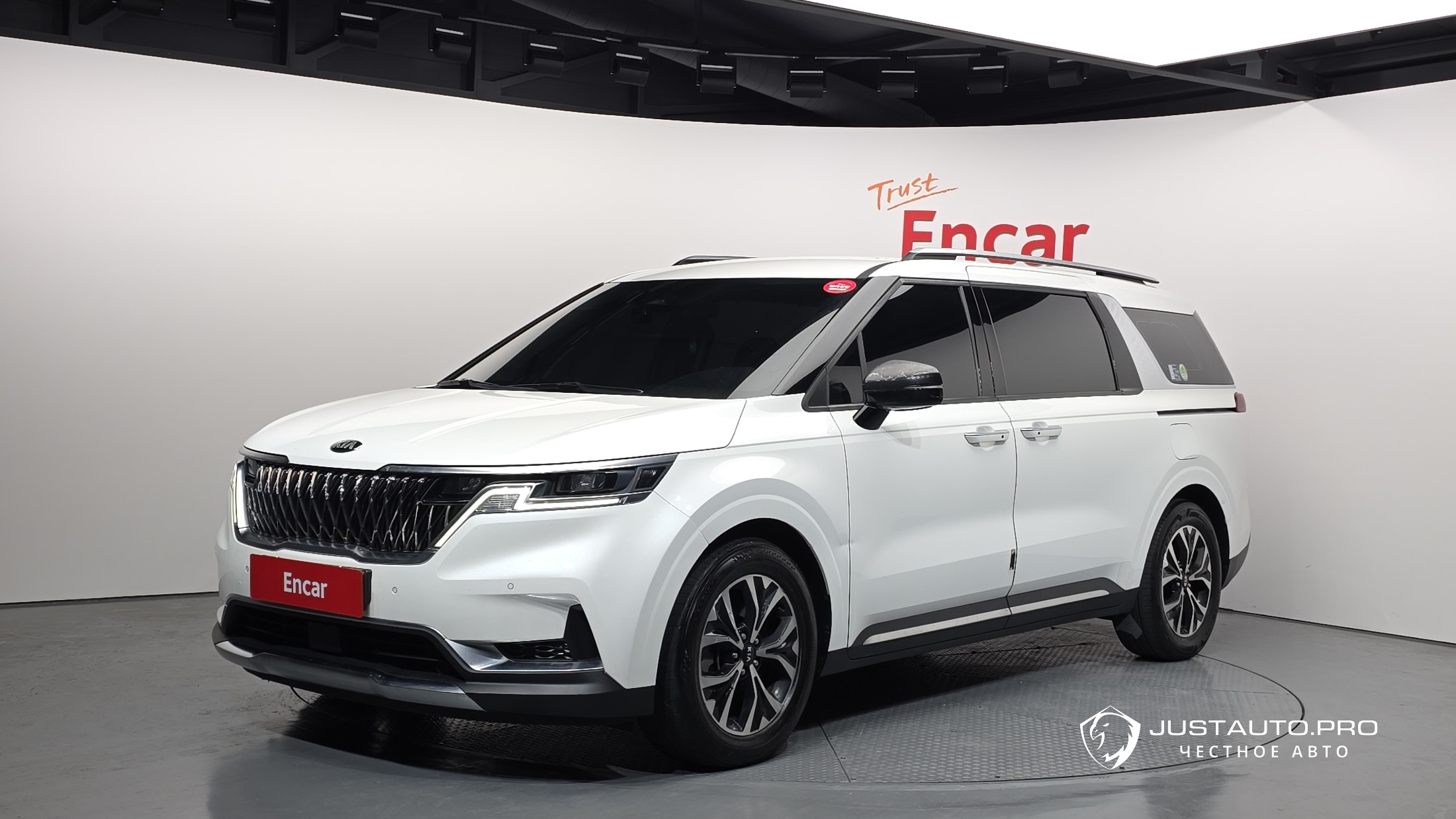 Автомобиль Kia Canival