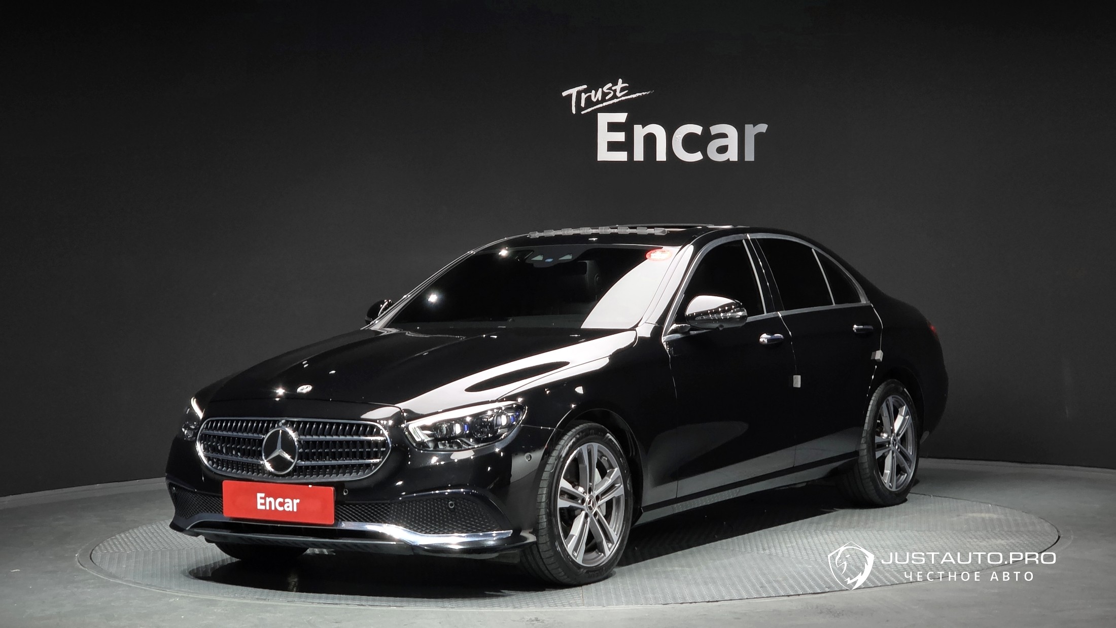 Автомобиль Mercedes-Benz E-Class