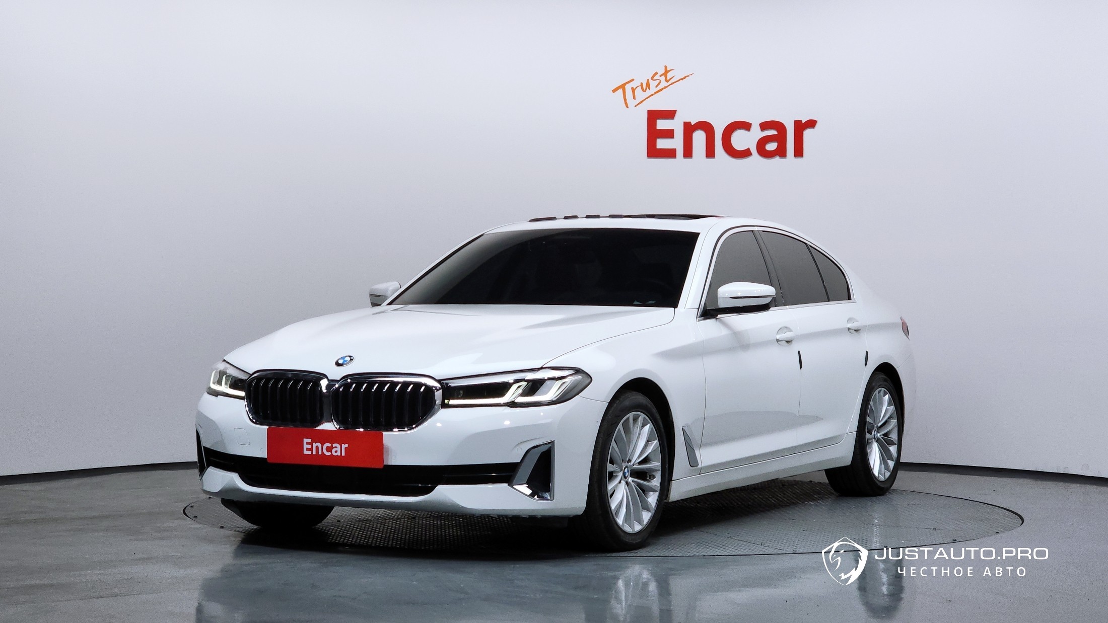 Автомобиль BMW 5-Series