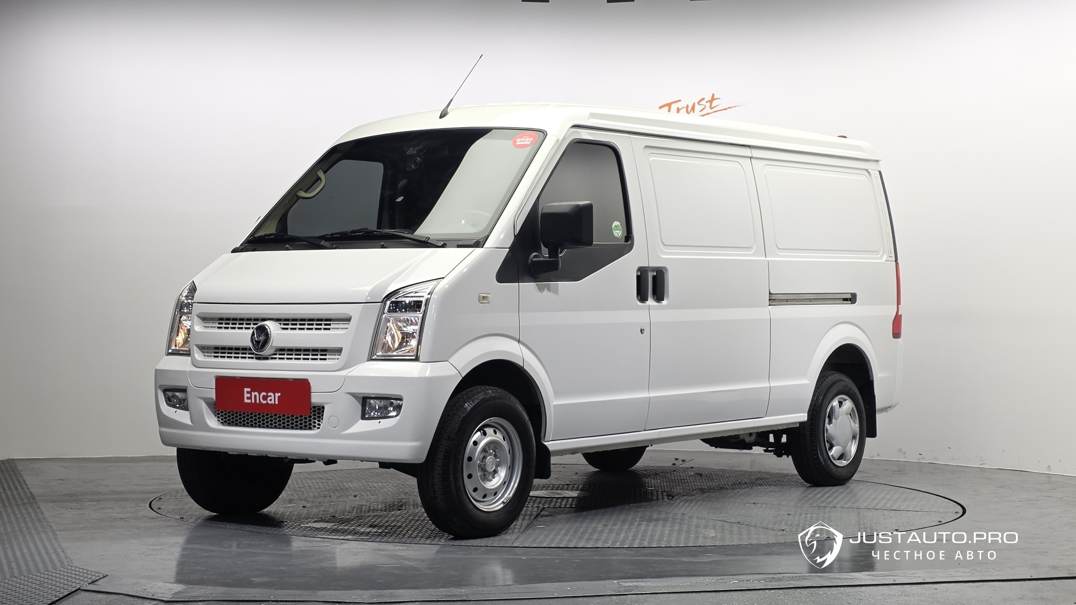 Автомобиль DFSK C35