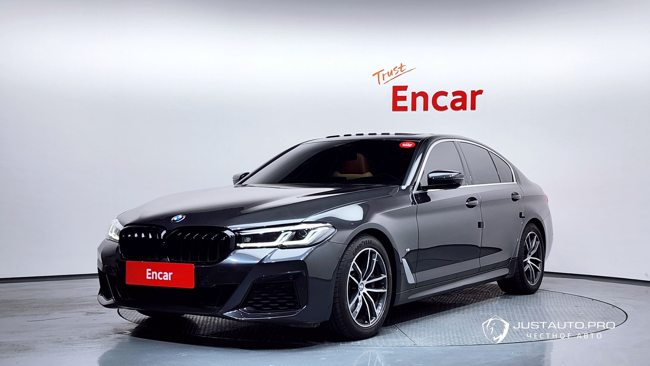 Автомобиль BMW 5-Series