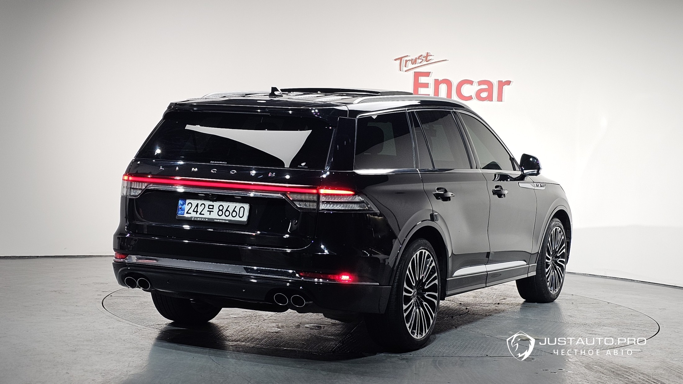 Автомобиль Lincoln Aviator