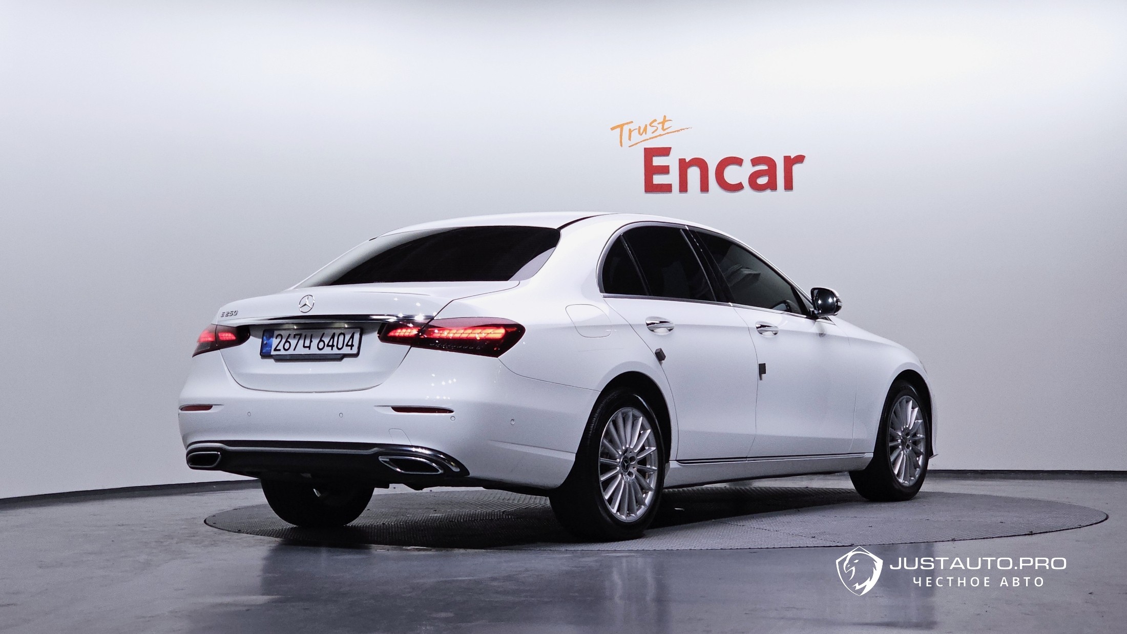 Автомобиль Mercedes-Benz E-Class