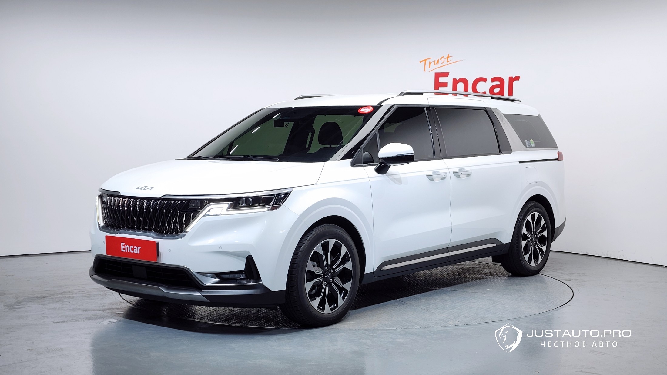 Автомобиль Kia Canival