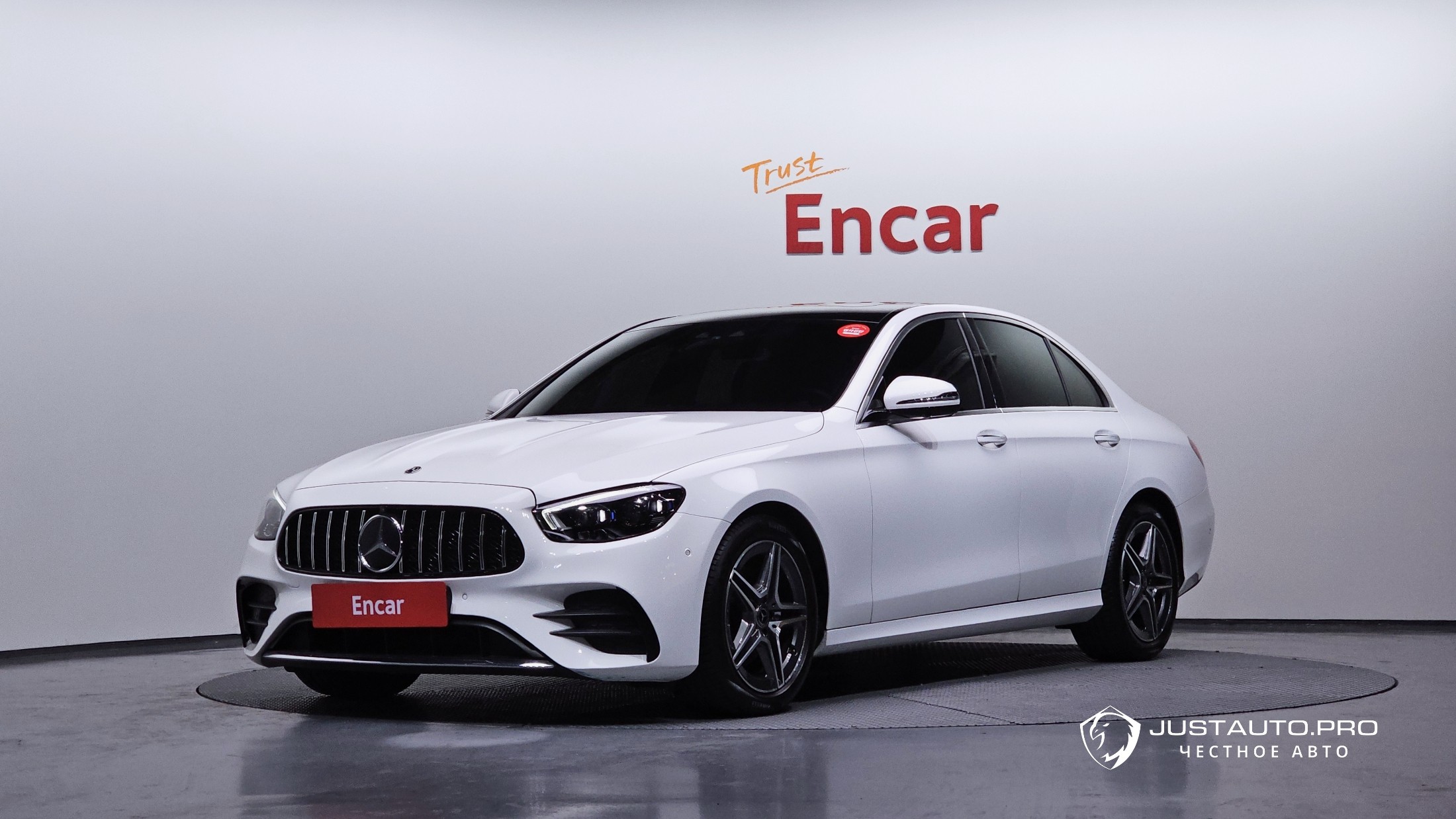 Автомобиль Mercedes-Benz E-Class