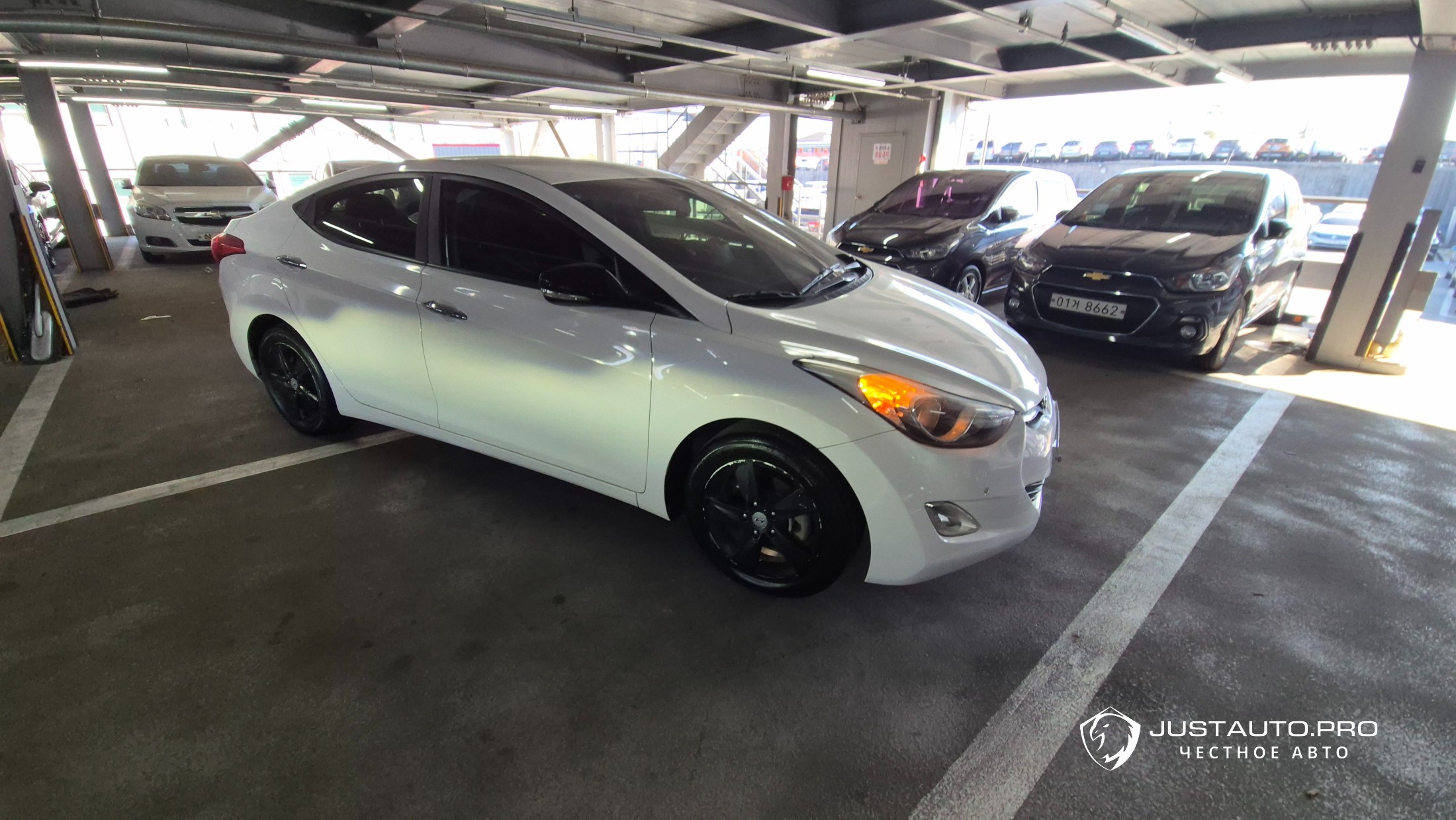 Автомобиль Hyundai AVANTE