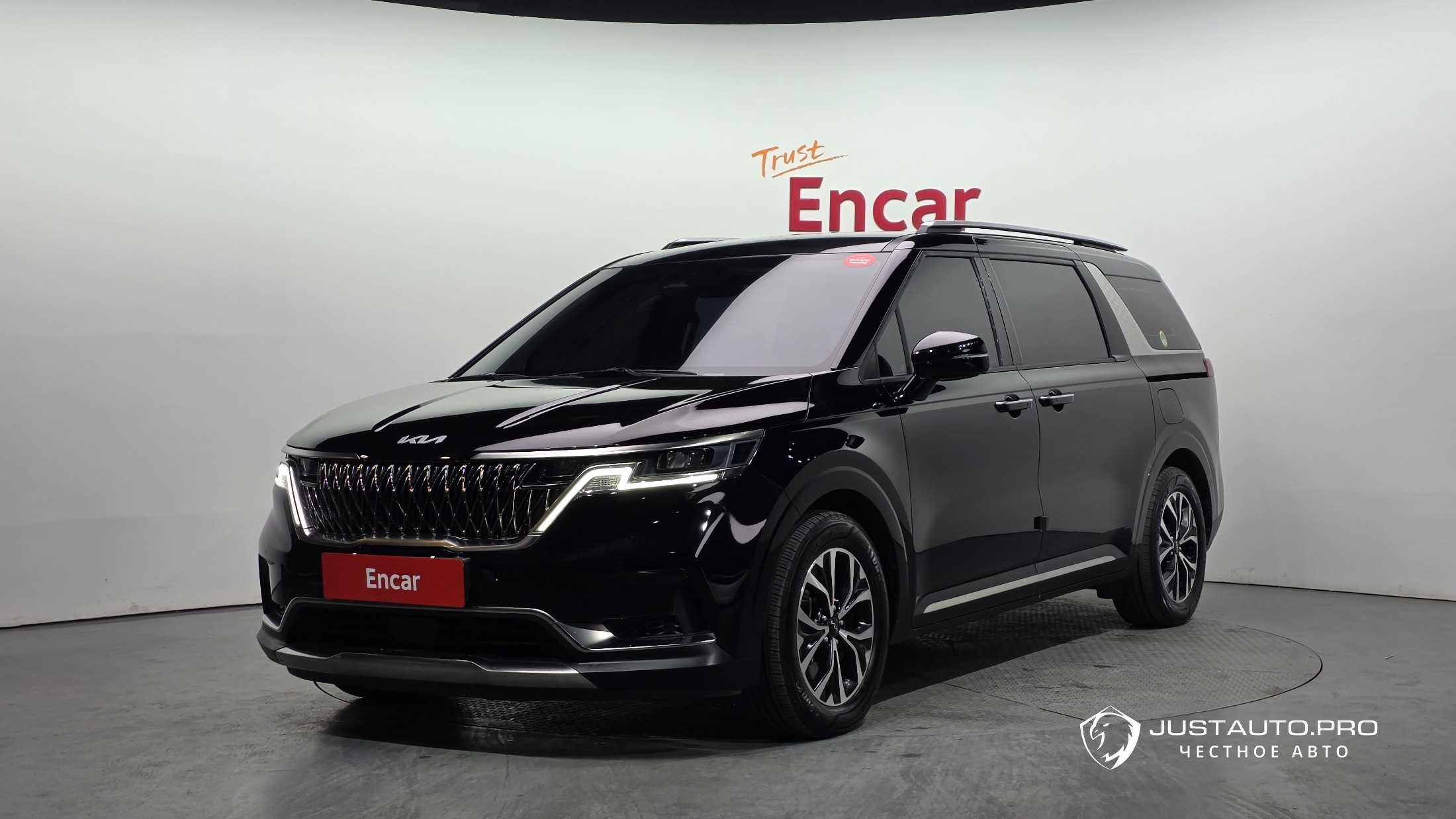 Автомобиль Kia Canival