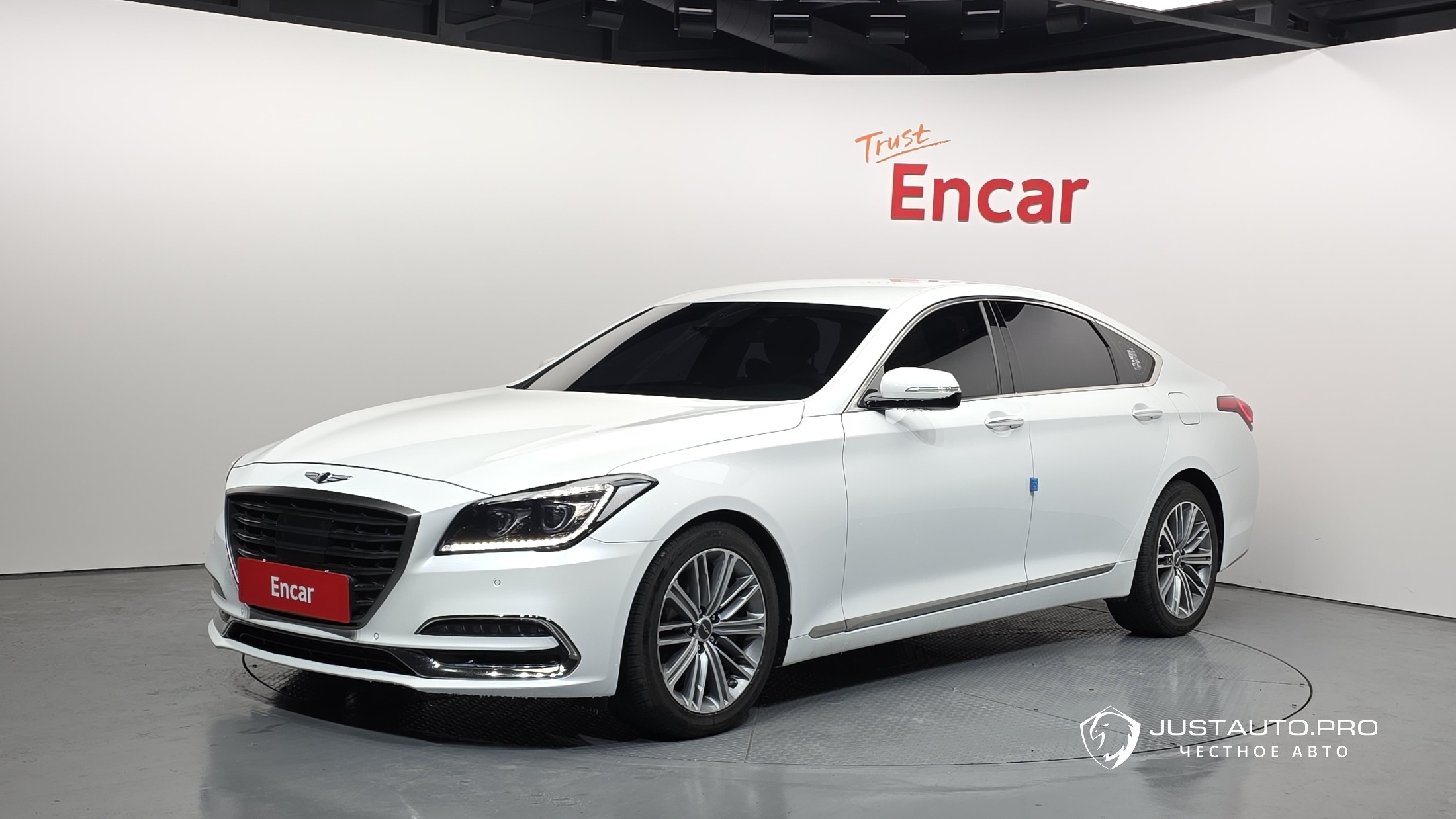 Автомобиль Genesis G80