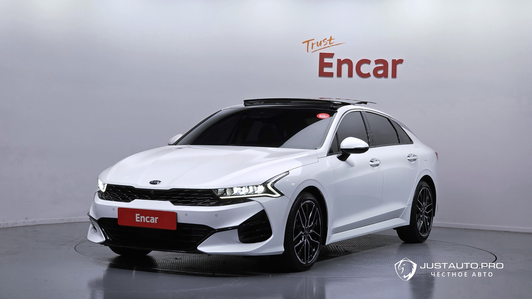 Автомобиль Kia K5