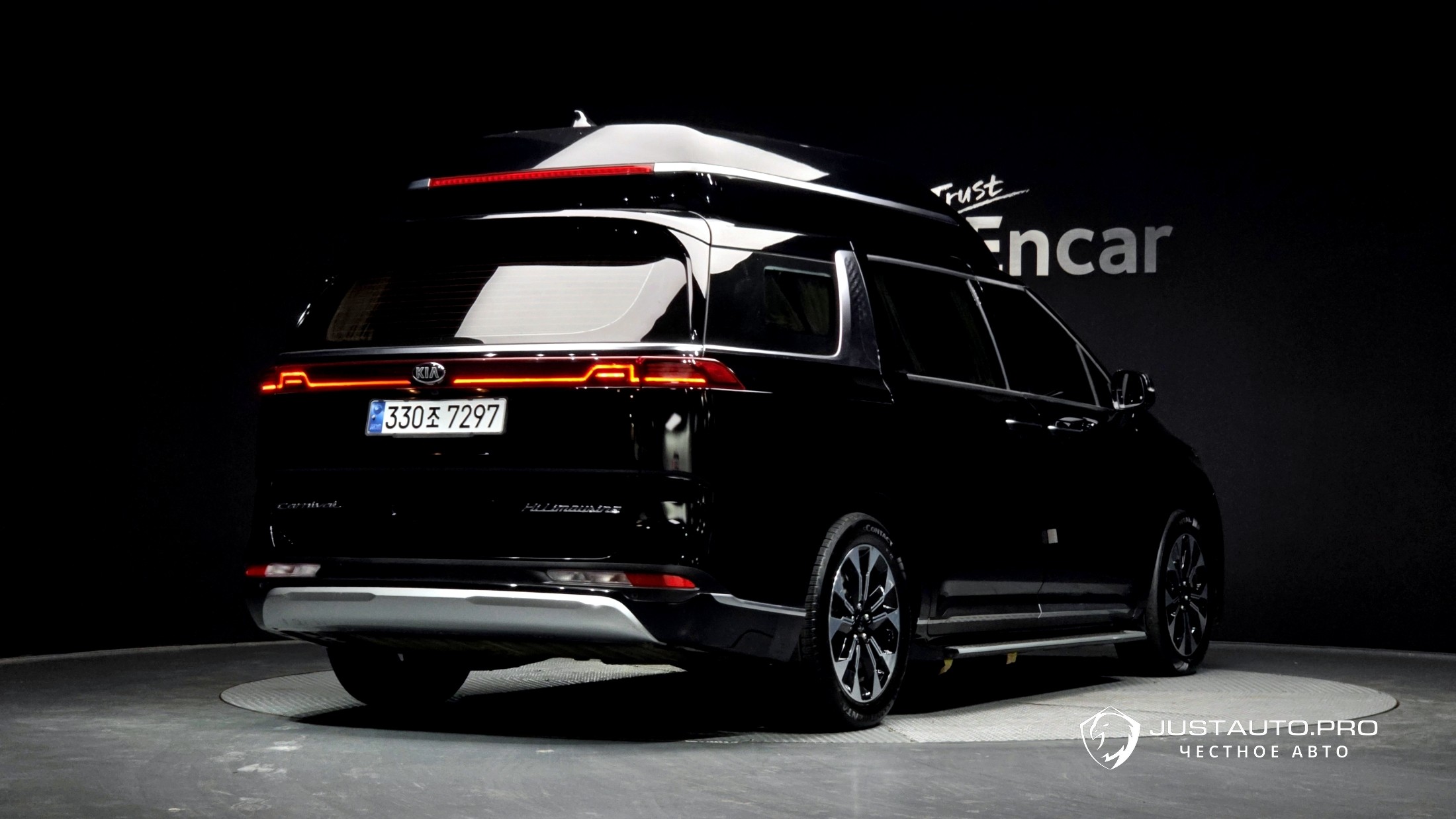 Автомобиль Kia Canival