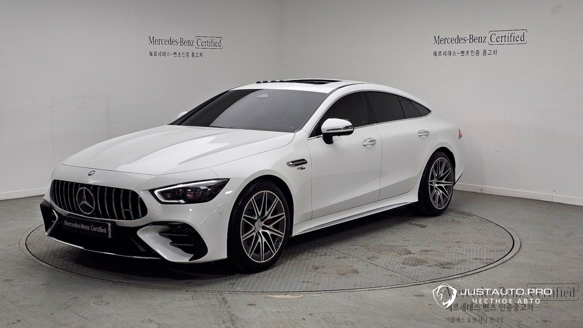 Автомобиль Mercedes-Benz AMG GT