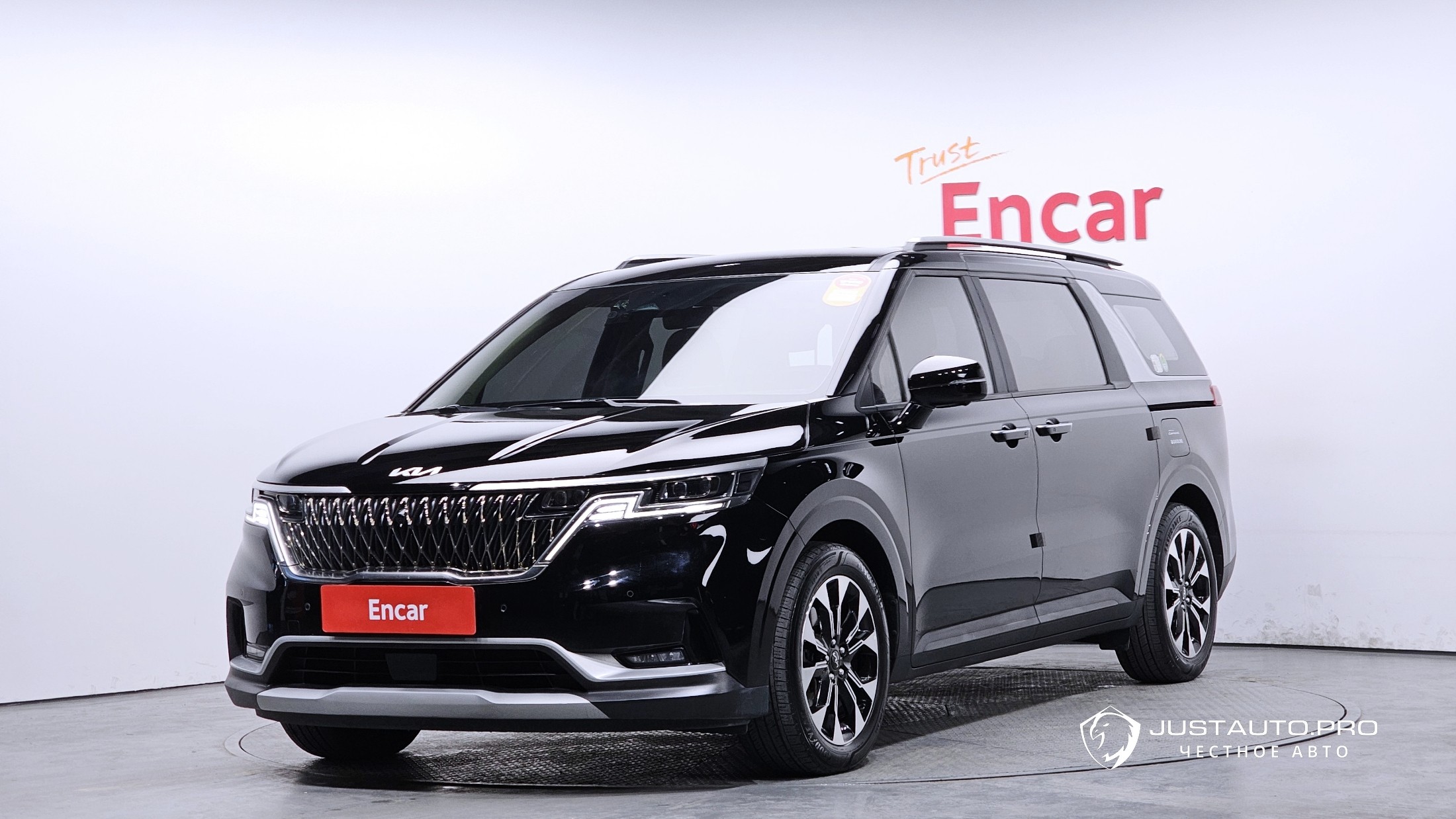 Автомобиль Kia Canival