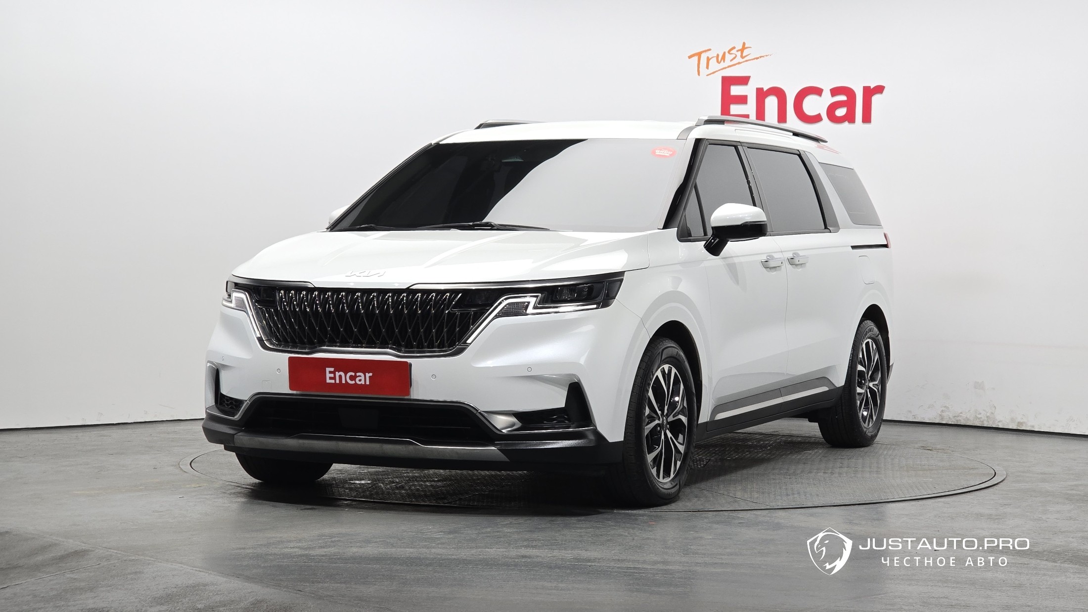 Автомобиль Kia Canival