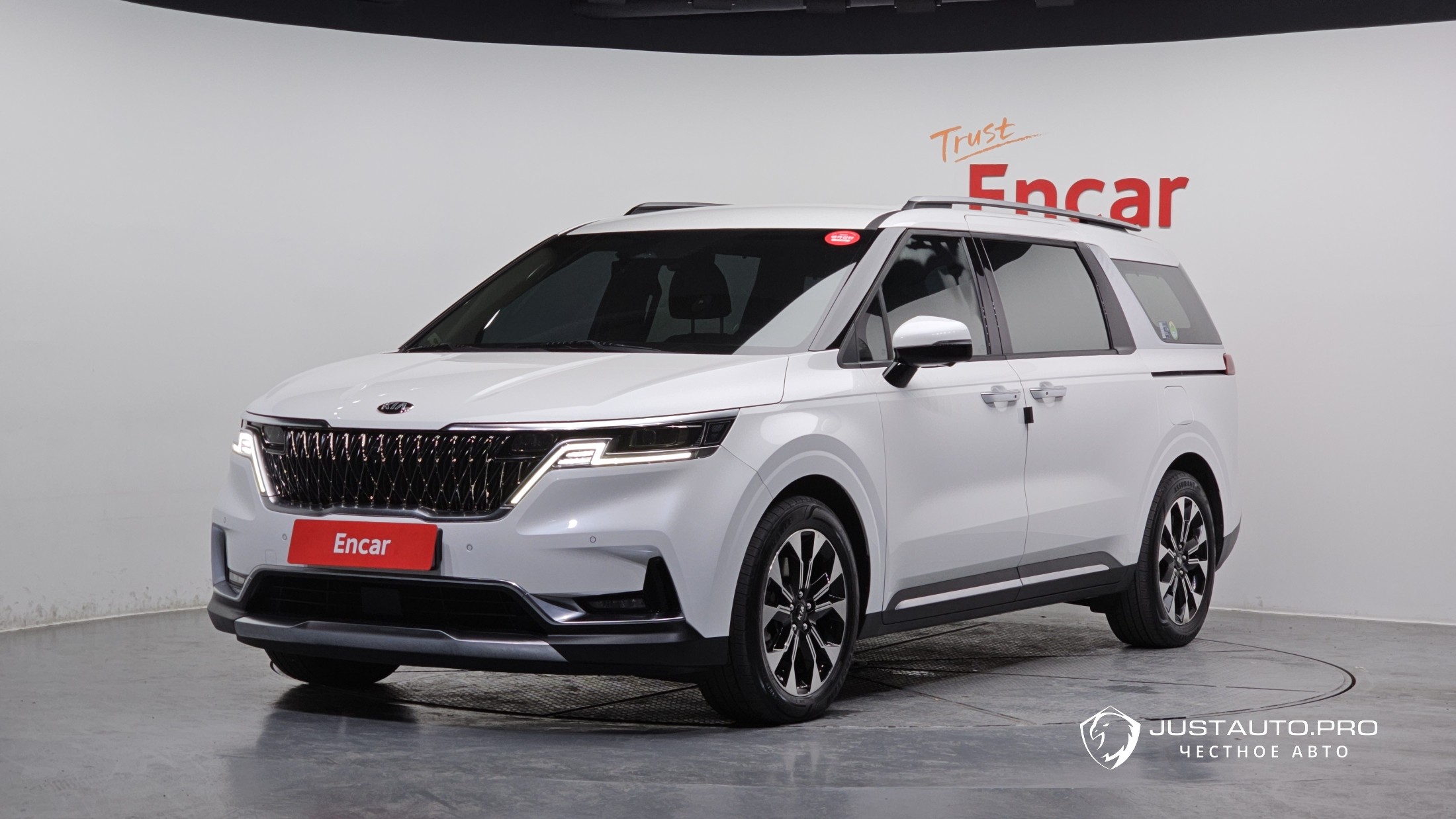 Автомобиль Kia Canival