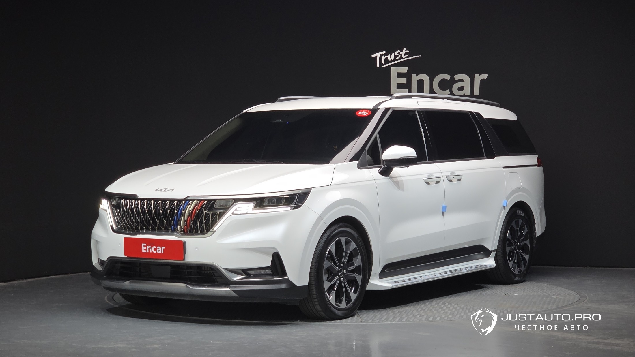 Автомобиль Kia Canival