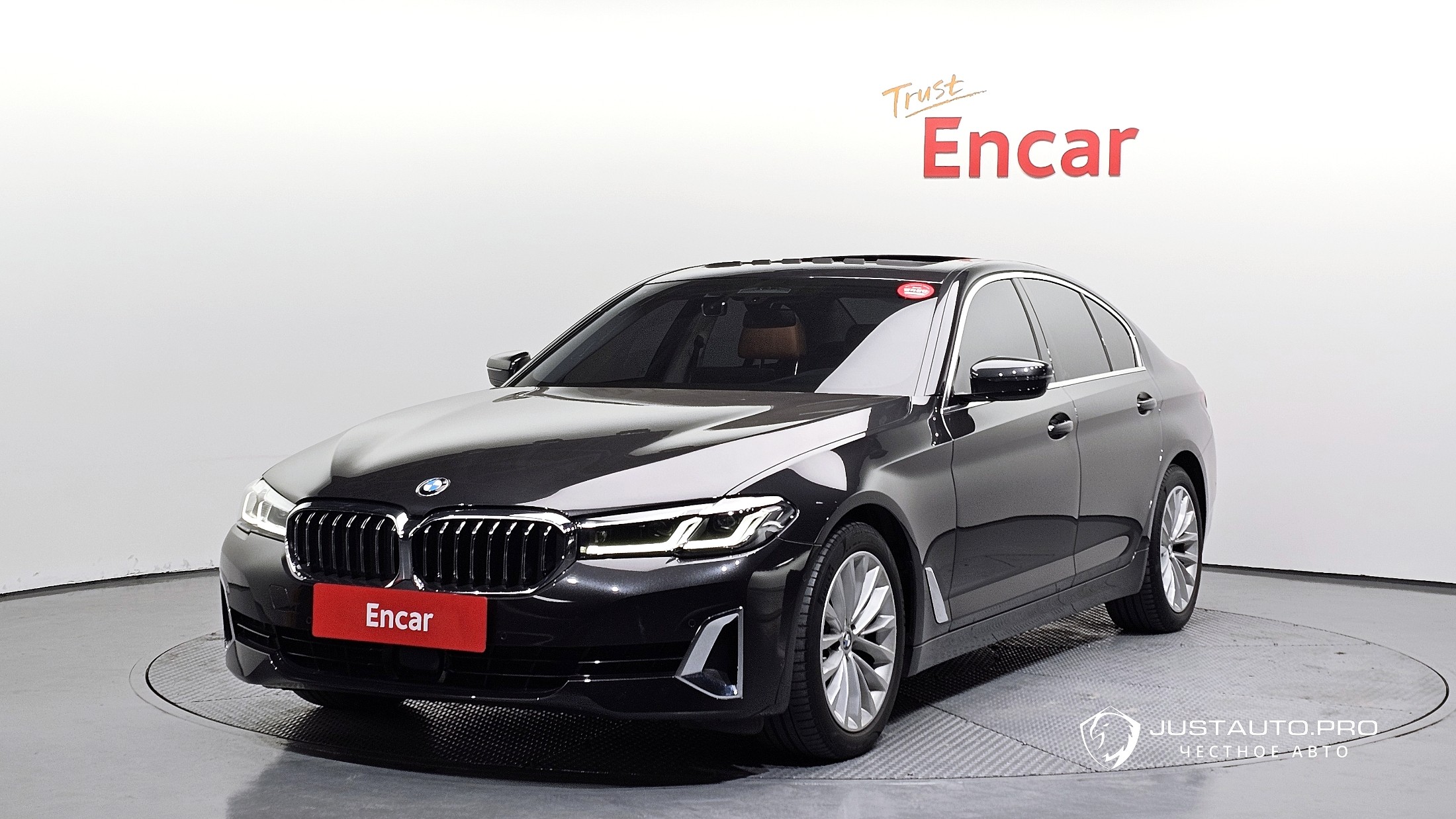 Автомобиль BMW 5-Series