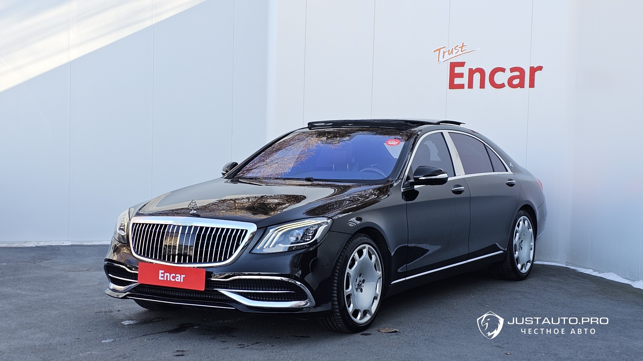 Автомобиль Mercedes-Benz S-Class