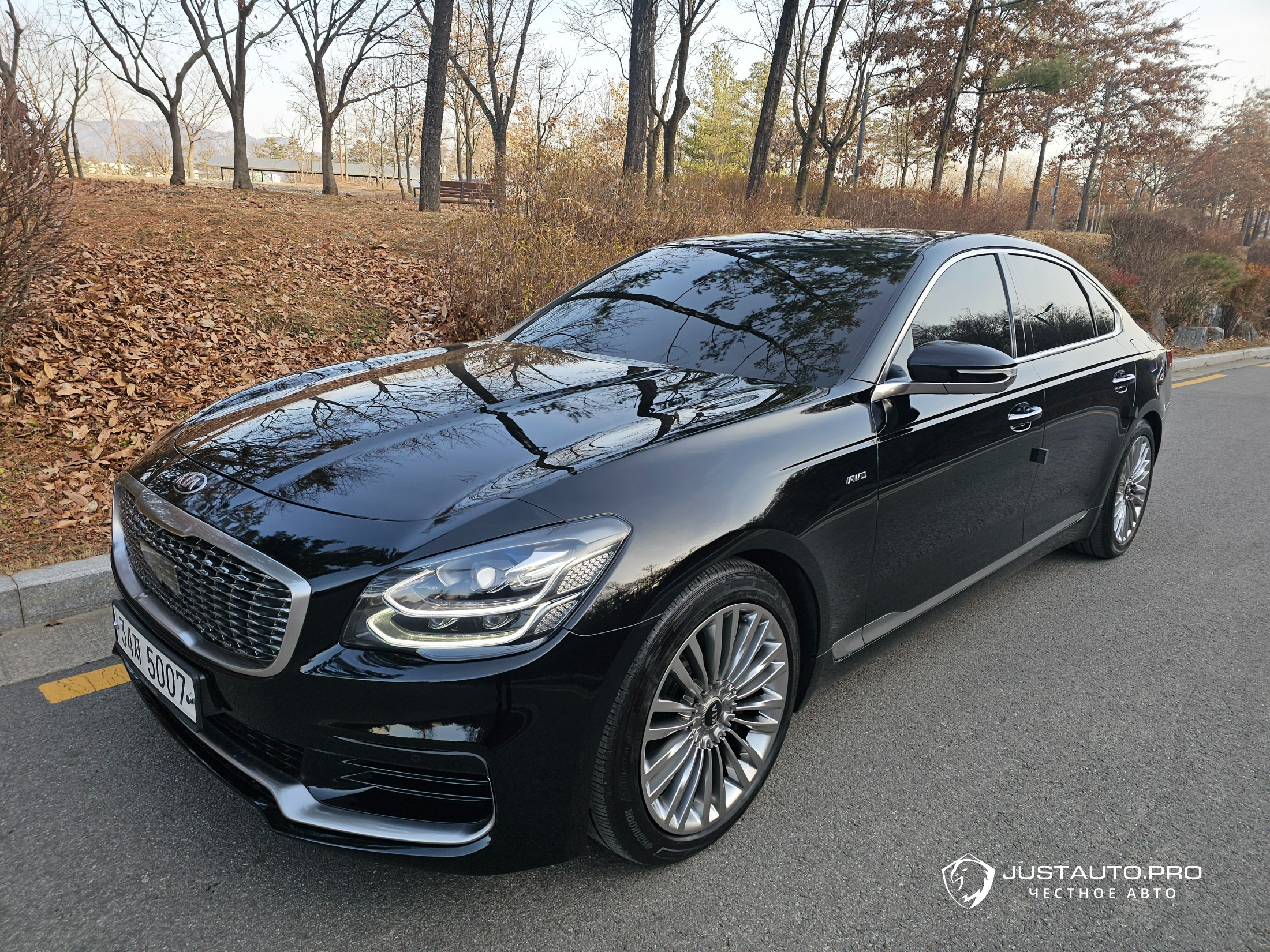Автомобиль Kia K9