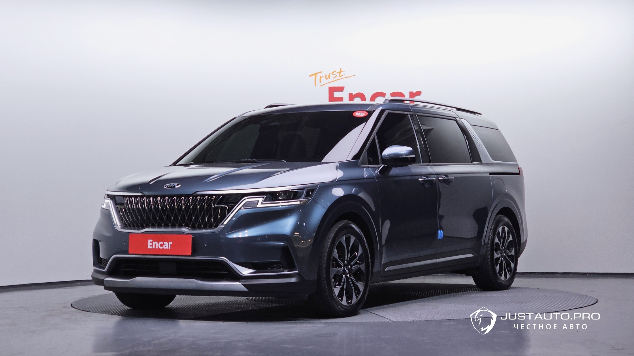 Автомобиль Kia Canival