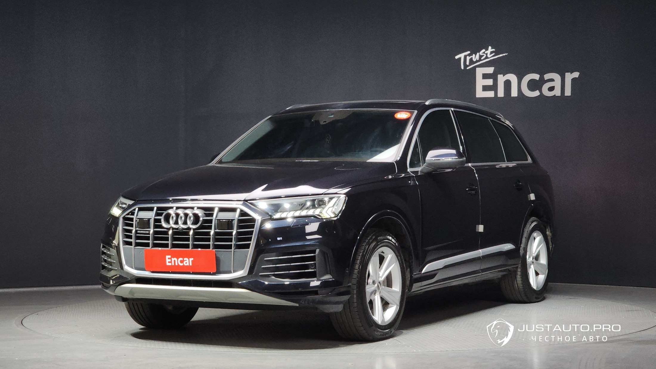 Автомобиль Audi Q7