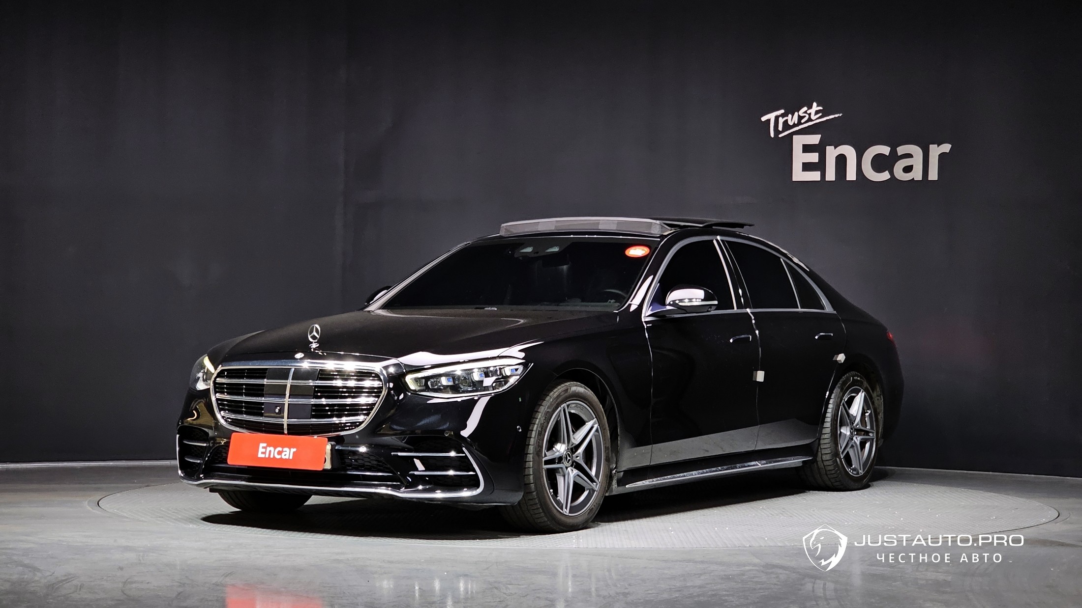 Автомобиль Mercedes-Benz S-Class