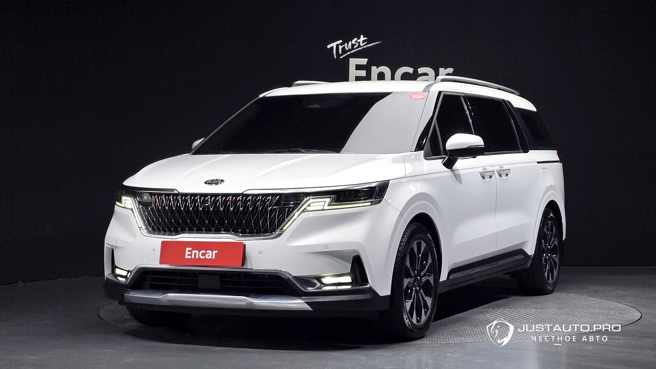 Автомобиль Kia Canival