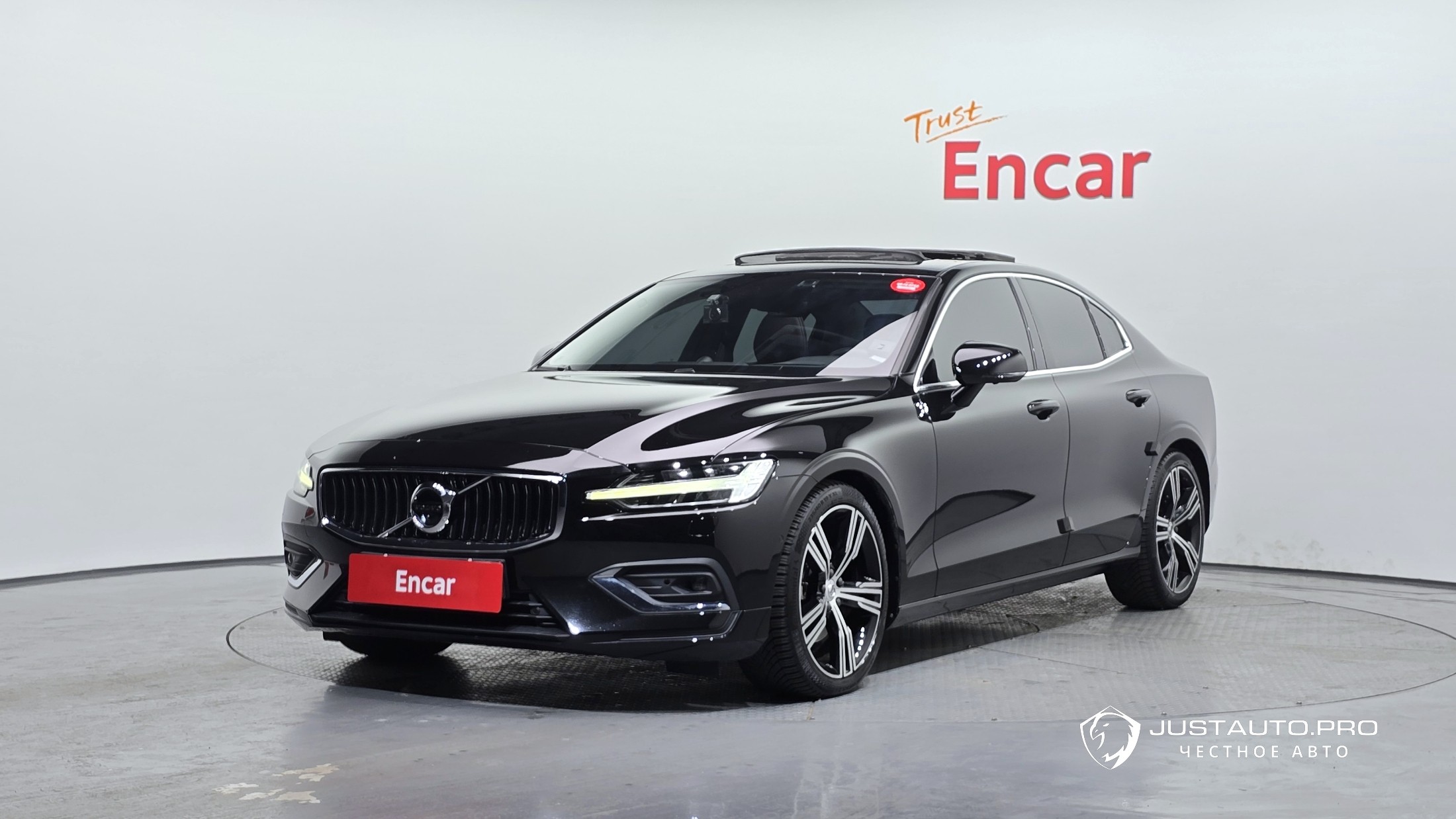 Автомобиль Volvo S60