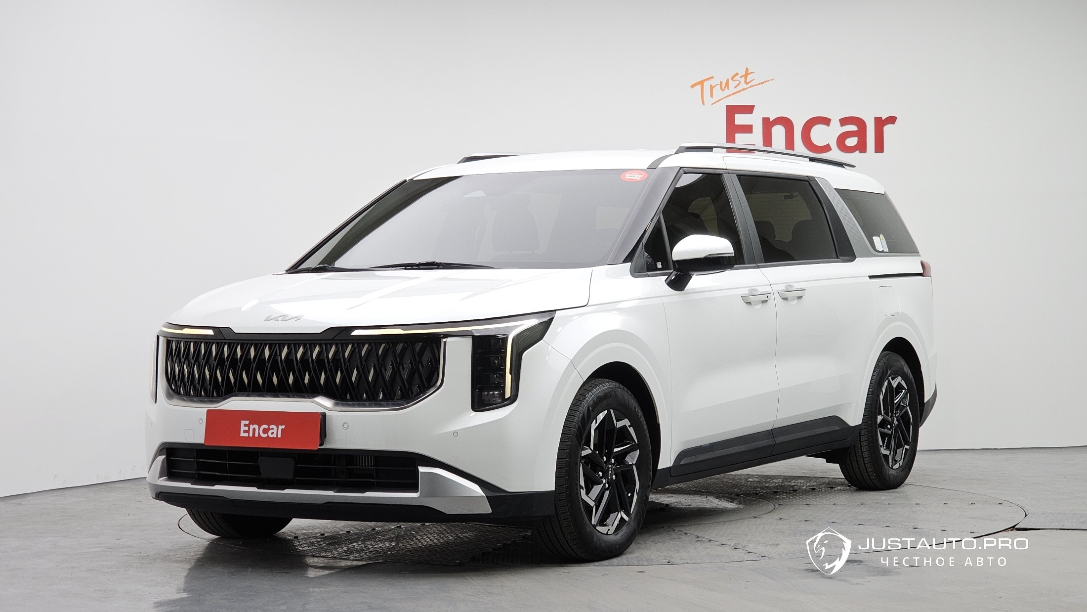 Автомобиль Kia Canival