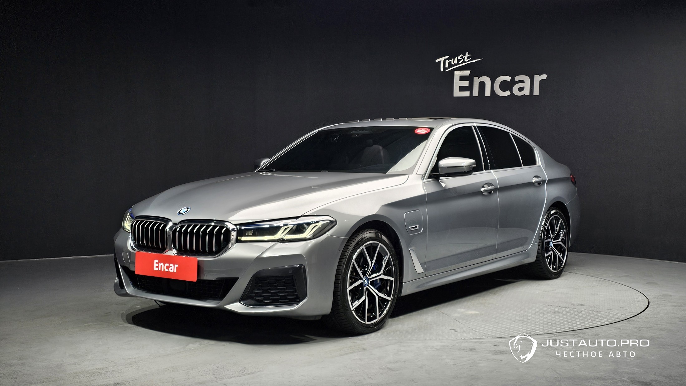 Автомобиль BMW 5-Series