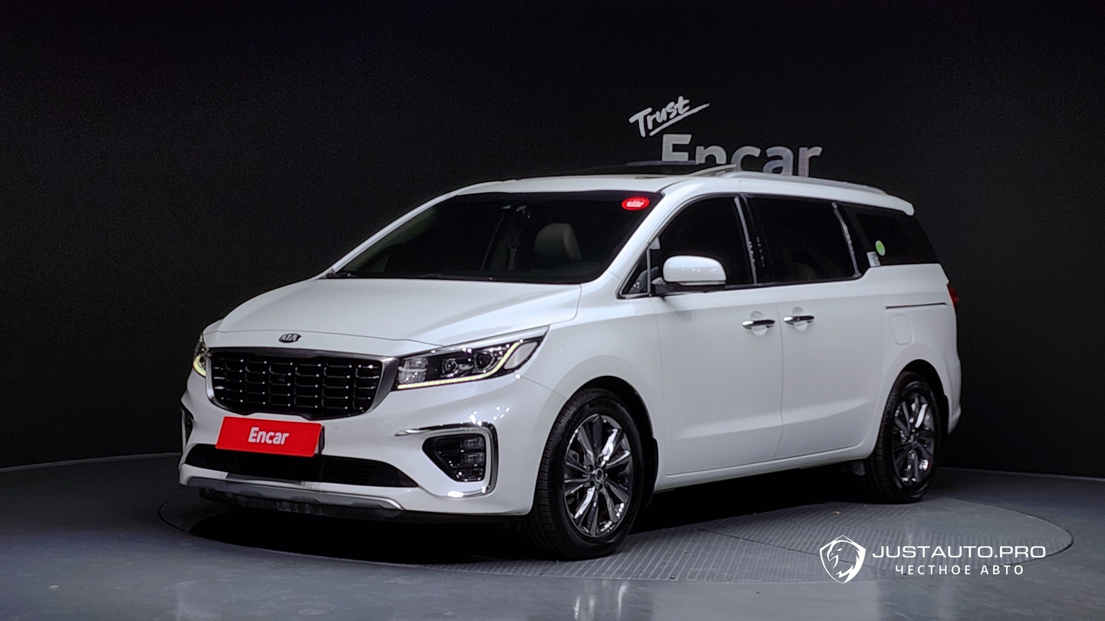 Автомобиль Kia Canival