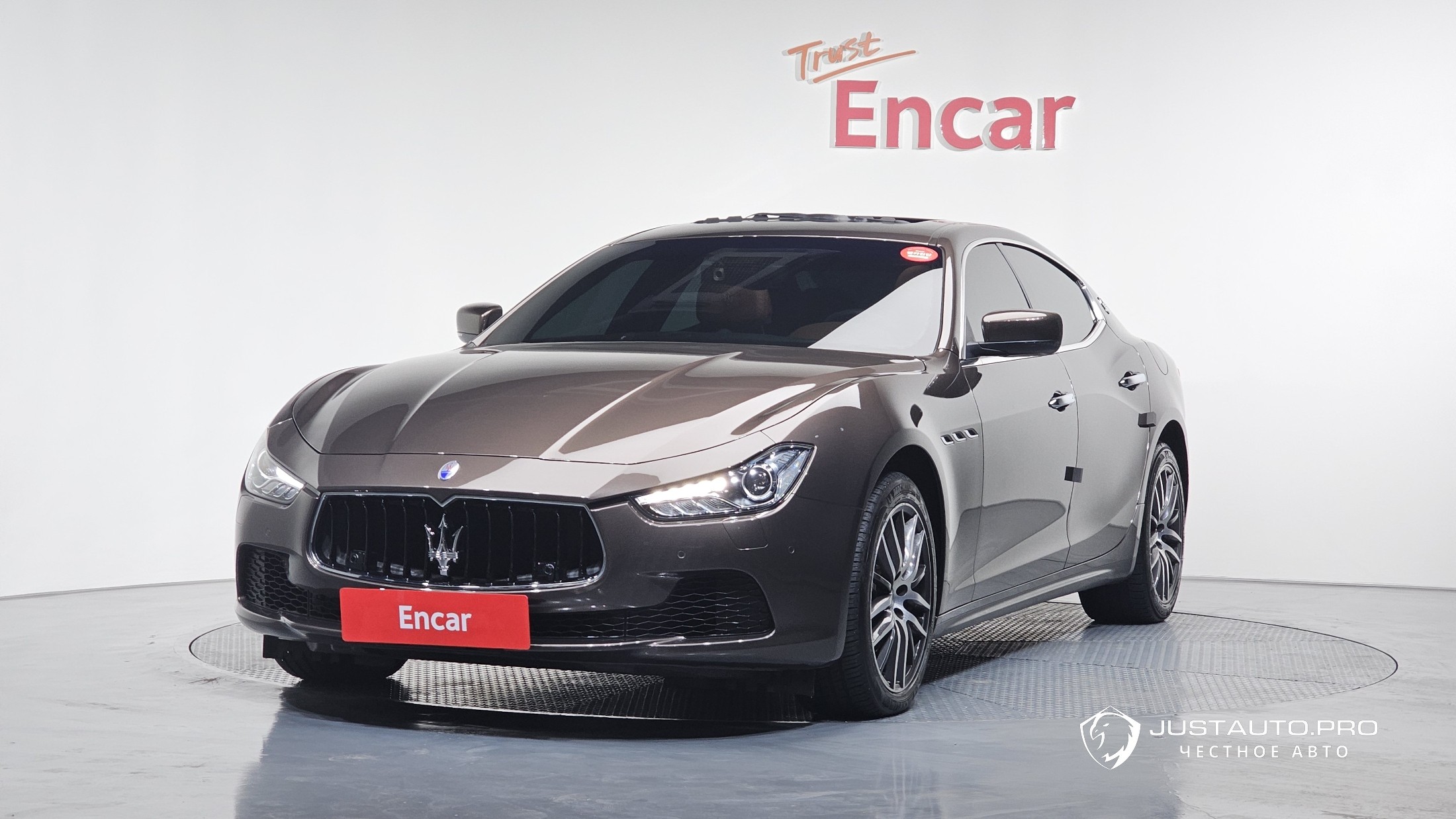 Автомобиль Maserati Ghibli