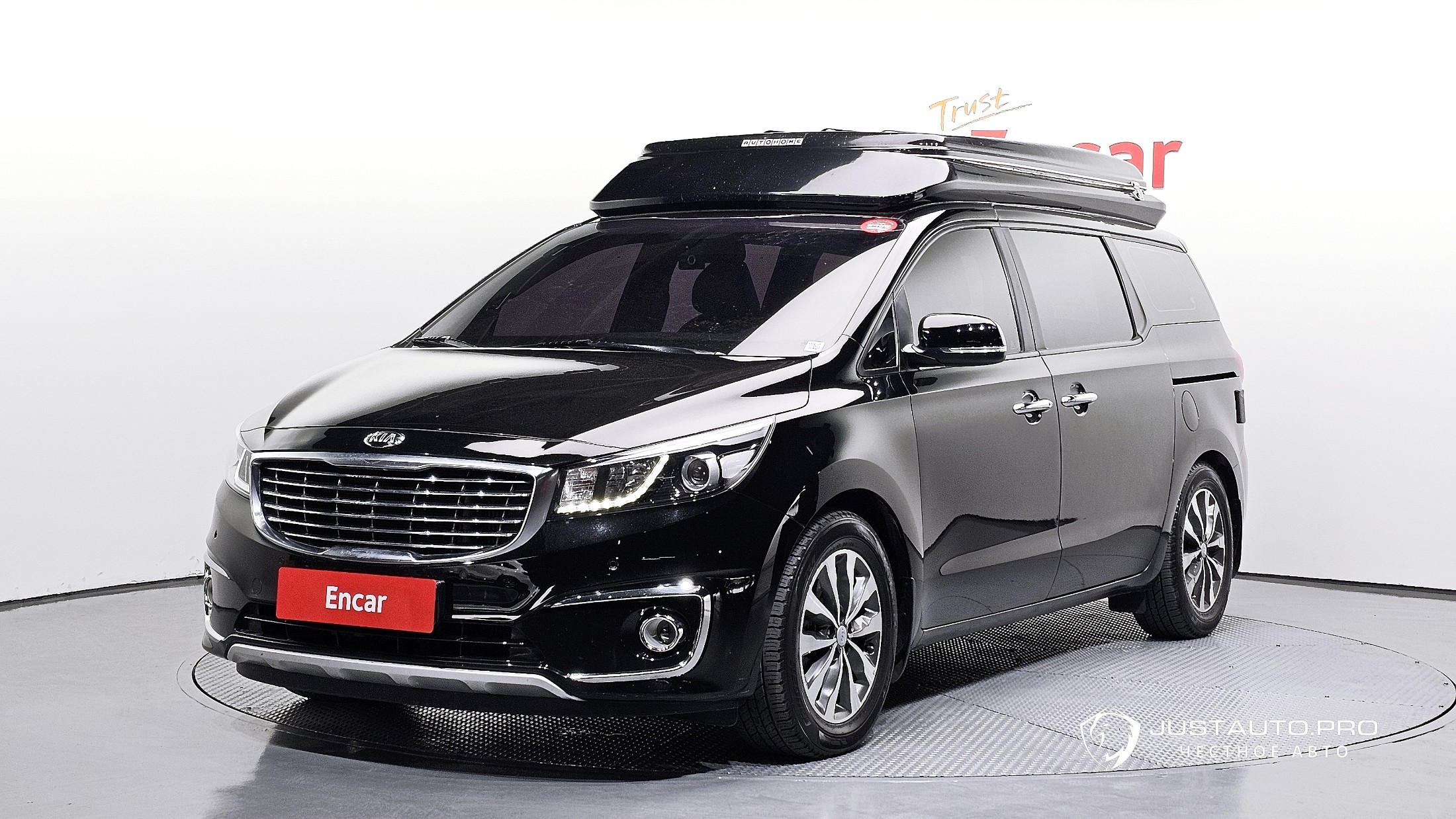 Автомобиль Kia Canival